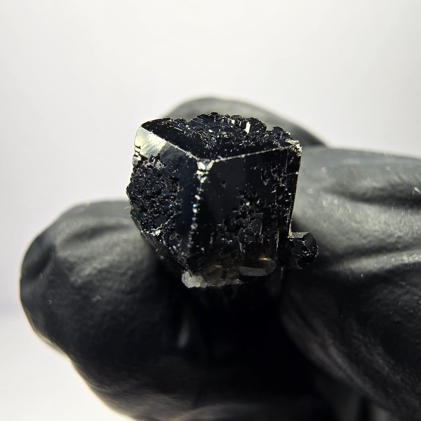 Symmetrische Schörl Turmalin Stufe Erongo, Namibia 17*10*8mm Mineraliensammlung