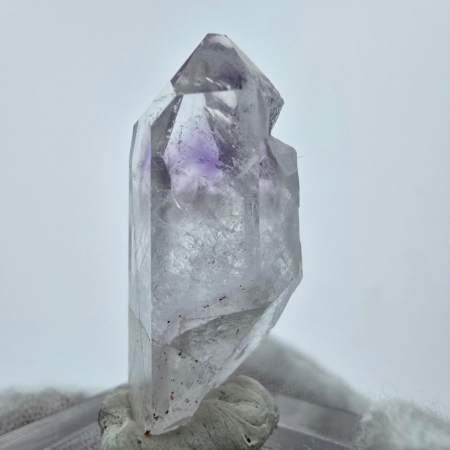 Cristal d'améthyste fantôme transparent Streep Mine Goboboseb Namibie 31*13*12mm