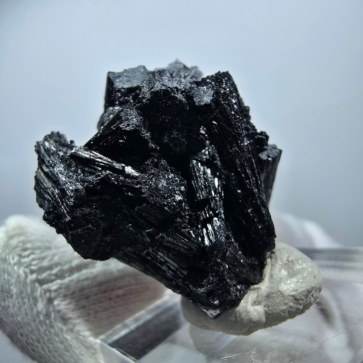 Magnifique spécimen de tourmaline Schorl et de quartz, Erongo, Namibie, 29 x 28 x 16 mm