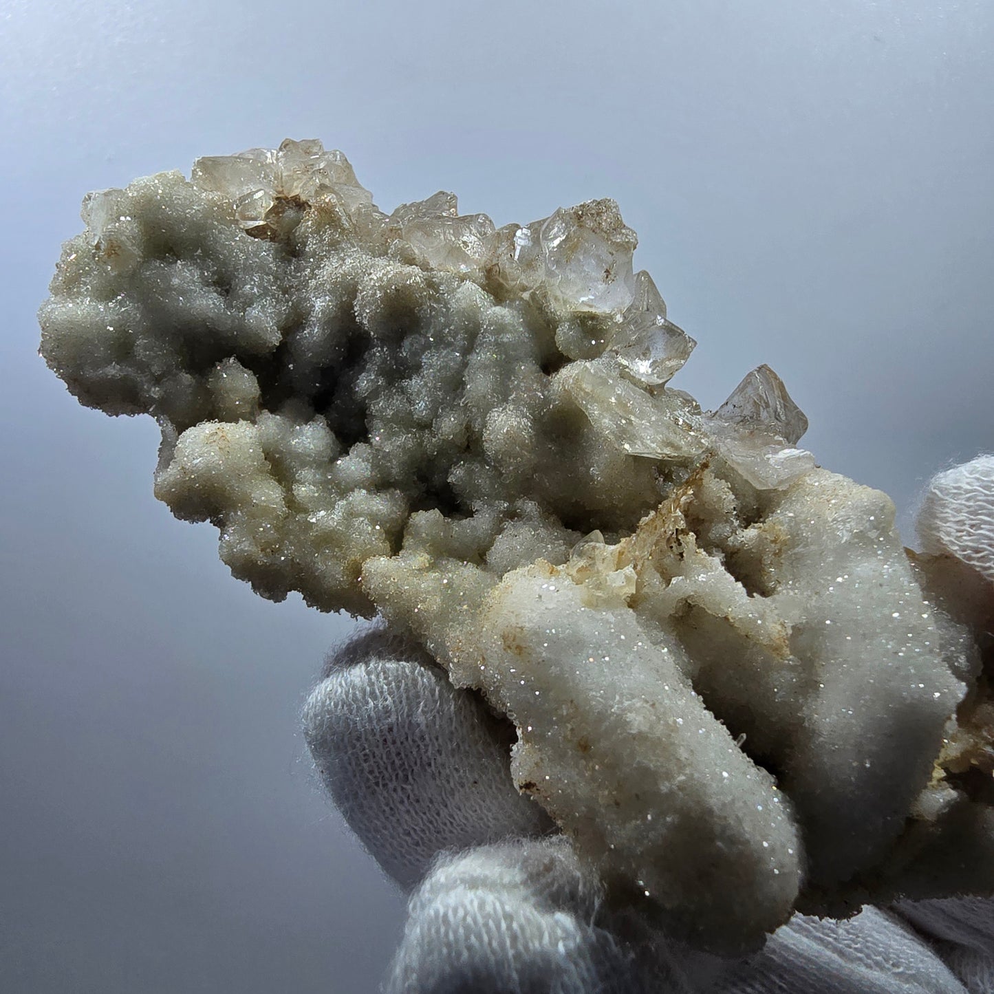 Spécimen rare de calcite UV, mine Valentine Pocket, Goboboseb, Namibie, 88 x 44 x 29 mm