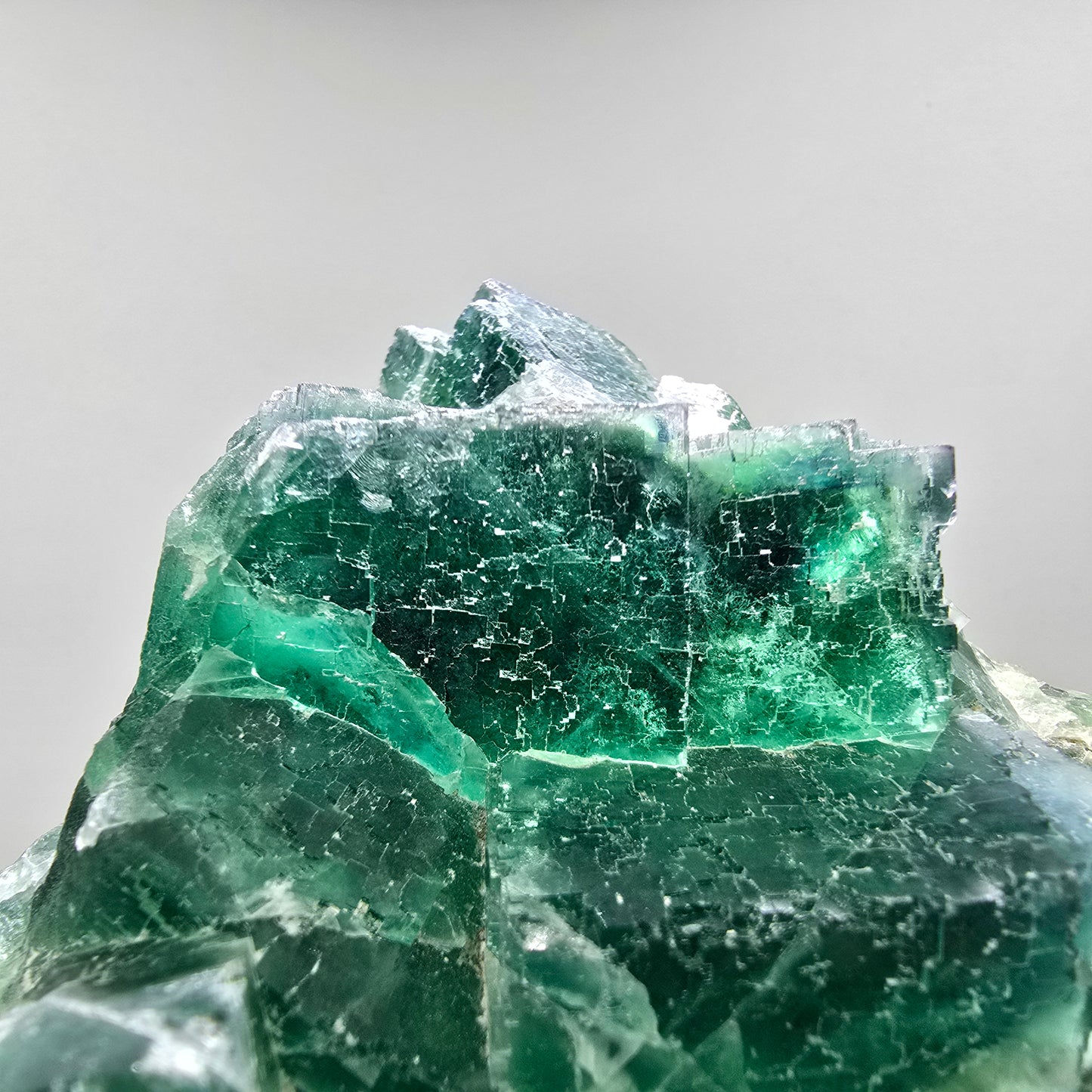 Große Phantom Fluorit Würfel Stufe grün parkettiert Okorusu, Namibia 133*95*40mm
