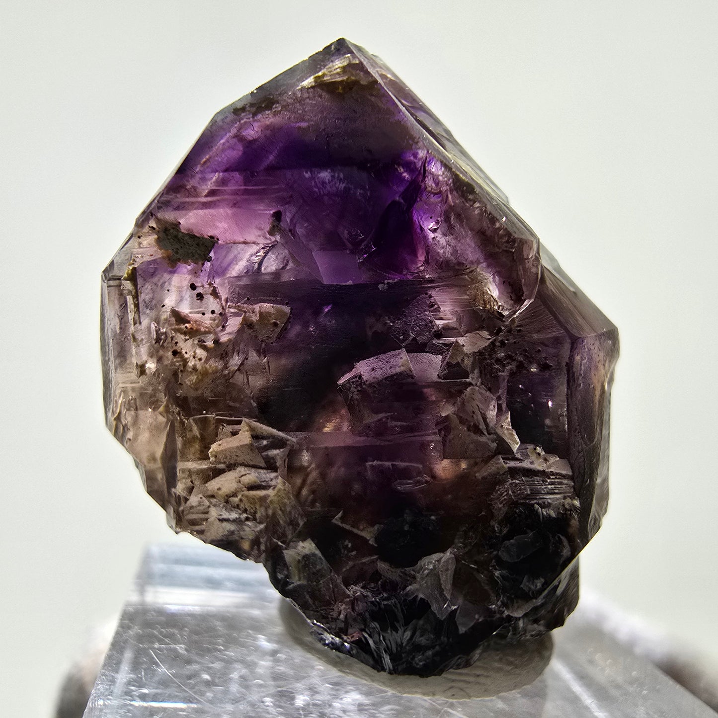 Sceptre squelette en améthyste fantôme rare, pointe Brandberg, Namibie, 30 x 24 x 20 mm