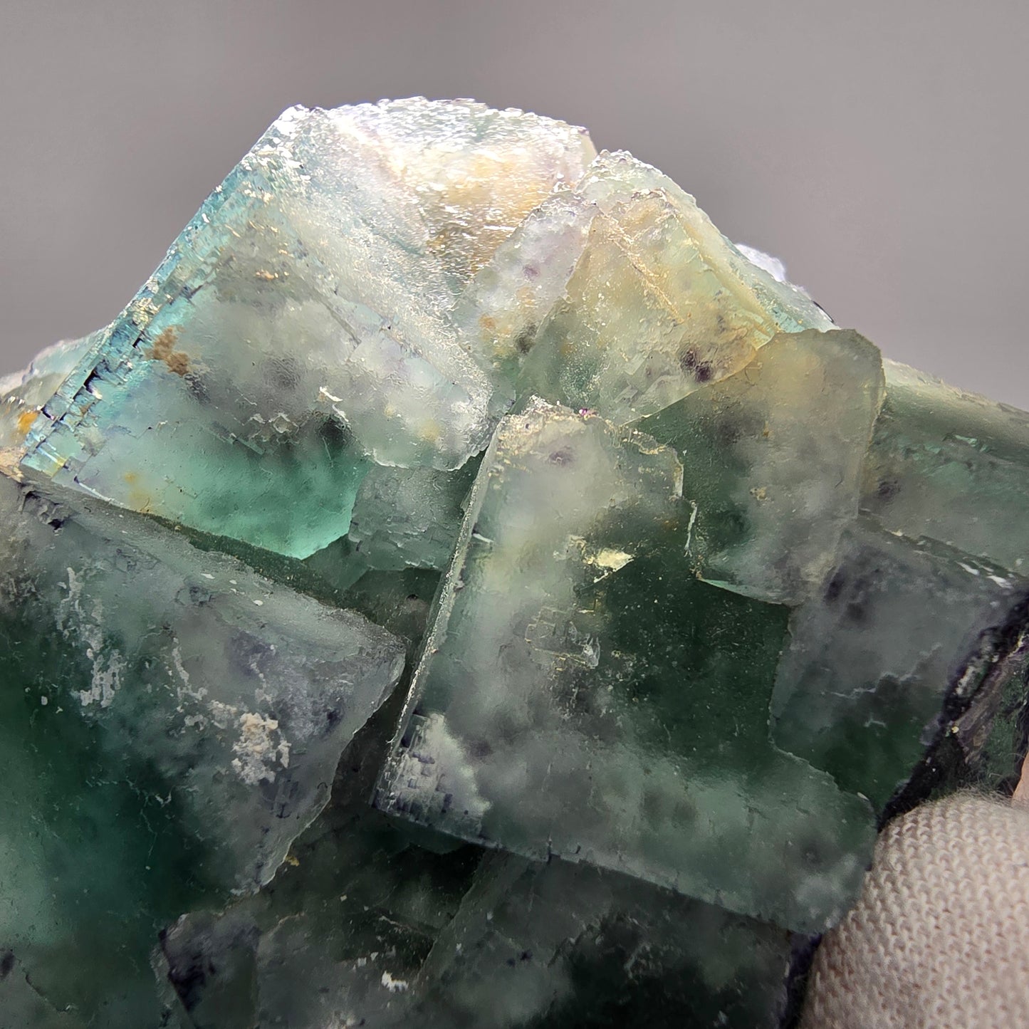 Seltene Phantom Fluorit Würfel Stufe grün lila zonar Okorusu, Namibia 75*69*44mm