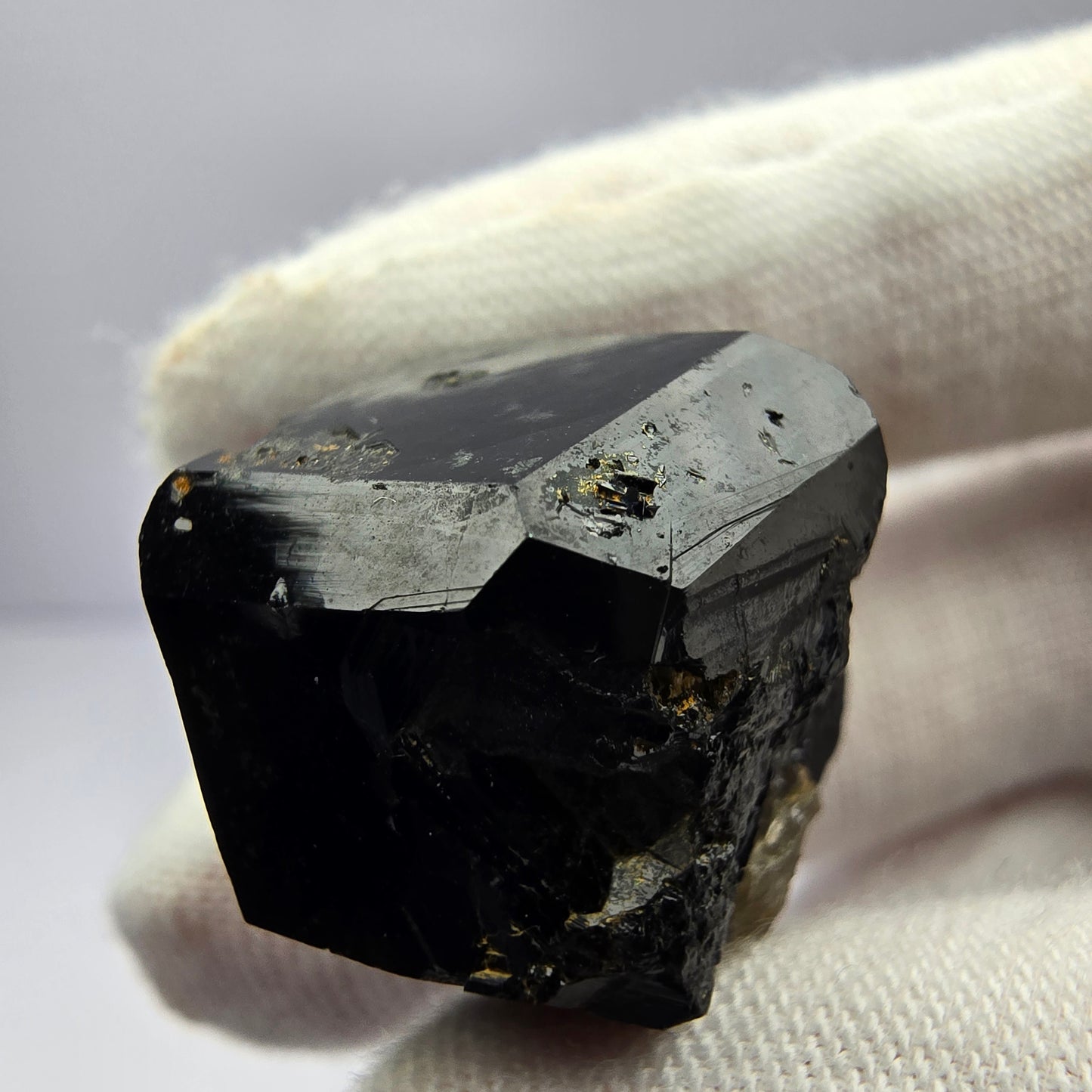 Symmetrischer Schörl Turmalin schwarz glänzend Erongo, Namibia 28*21*19mm