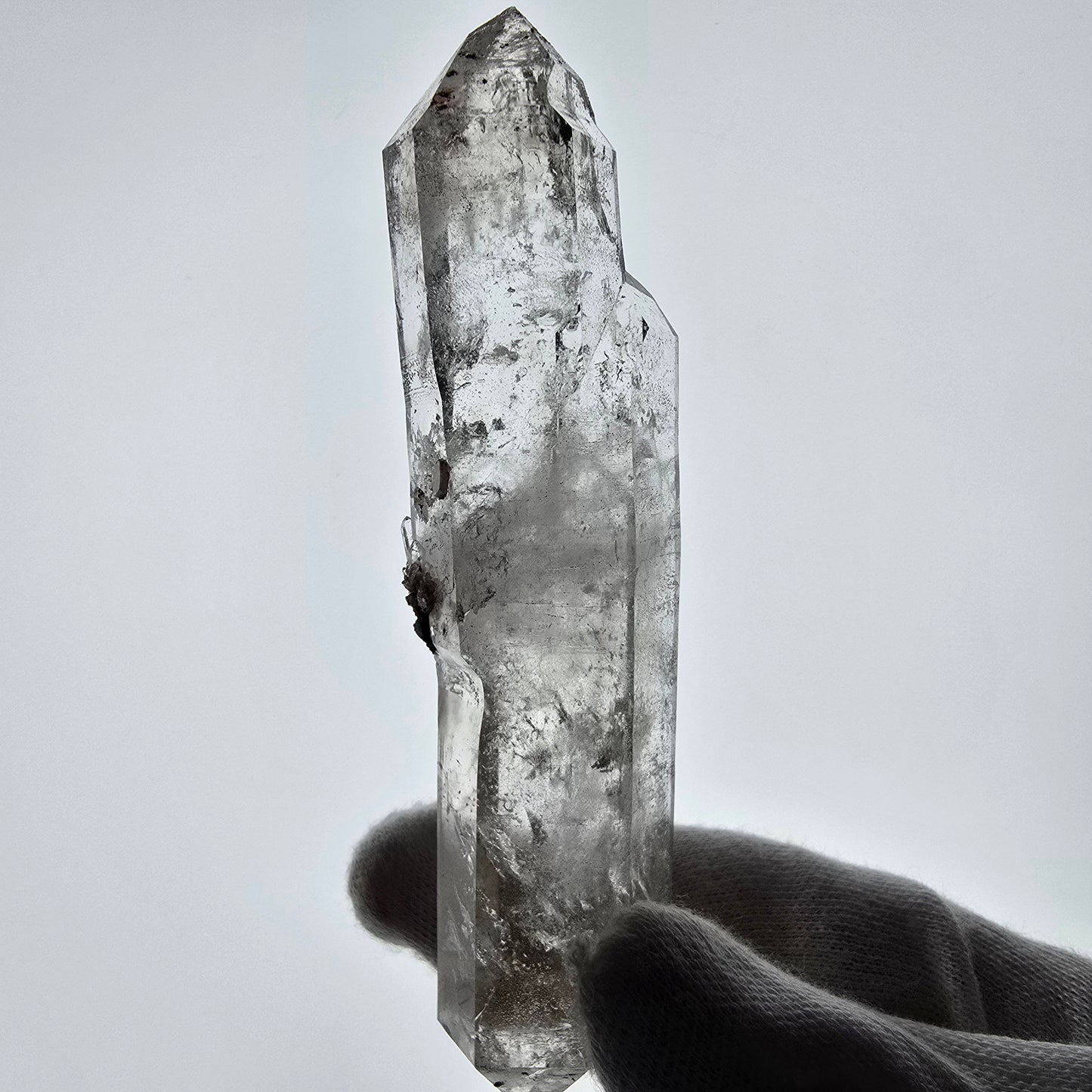 Sceptre de poche Enhydro Skeleton Smoky Quartz DT Valentine Goboboseb Namibie 112*26*18mm