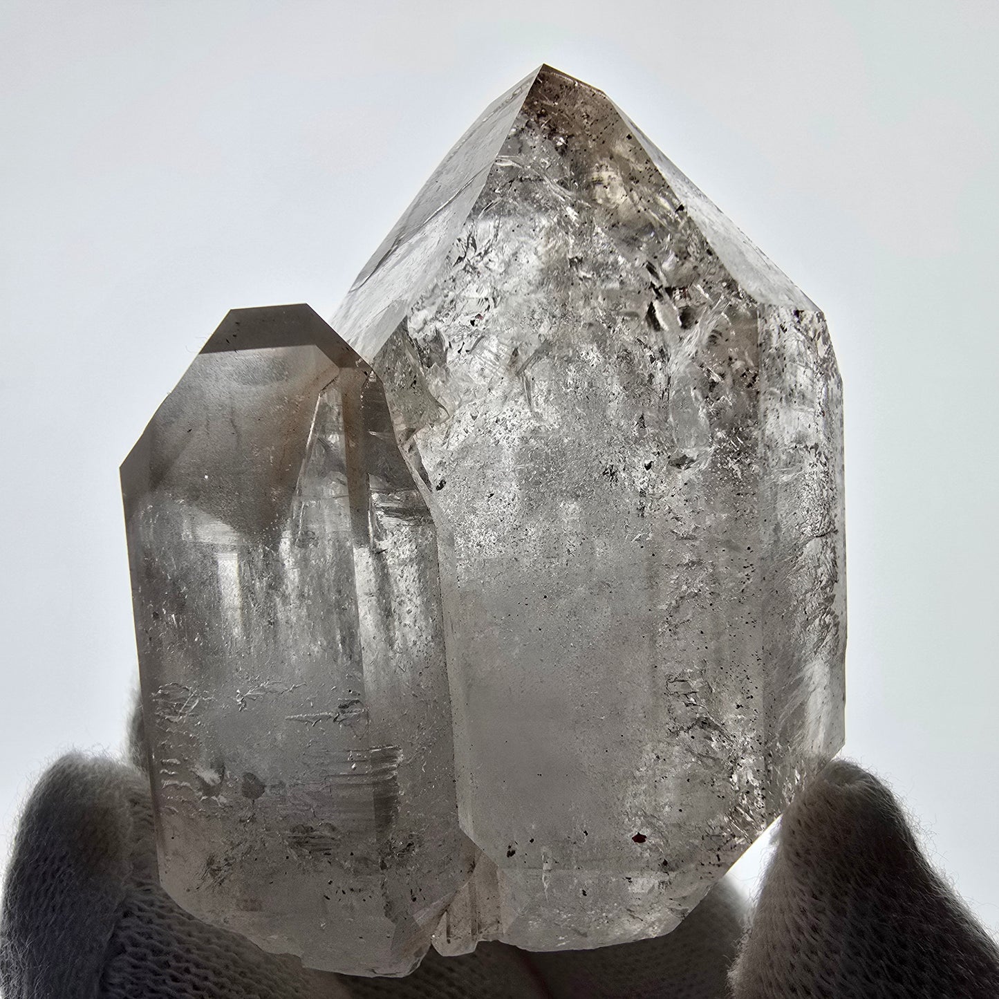 Sceptre de poche en hématite et quartz fumé, fantôme squelette, Saint-Valentin, Goboboseb, Namibie, 58 x 45 x 32 mm
