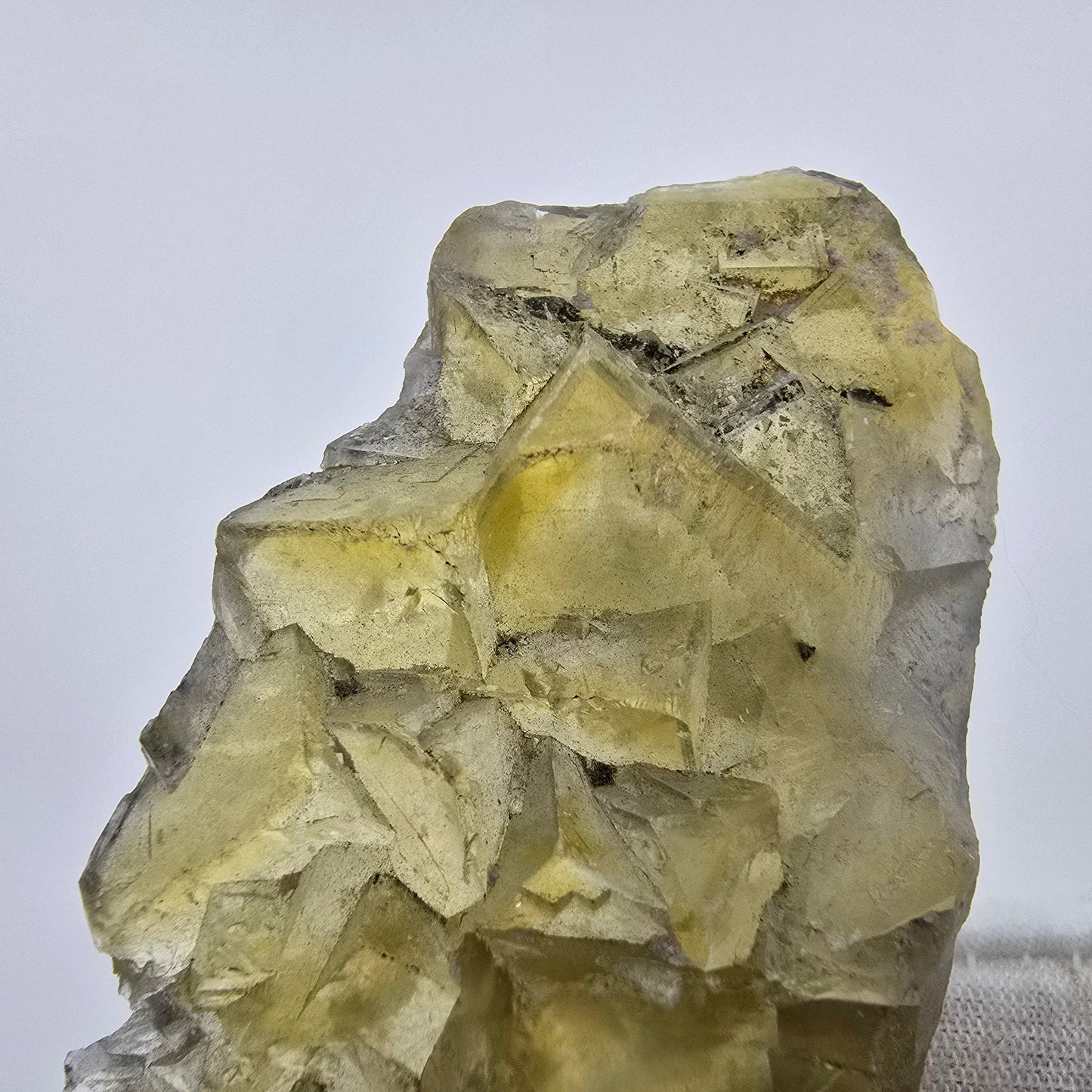Klare Phantom Fluorit Würfel Stufe gelb Okorusu, Namibia 73*37*13mm Sammlung