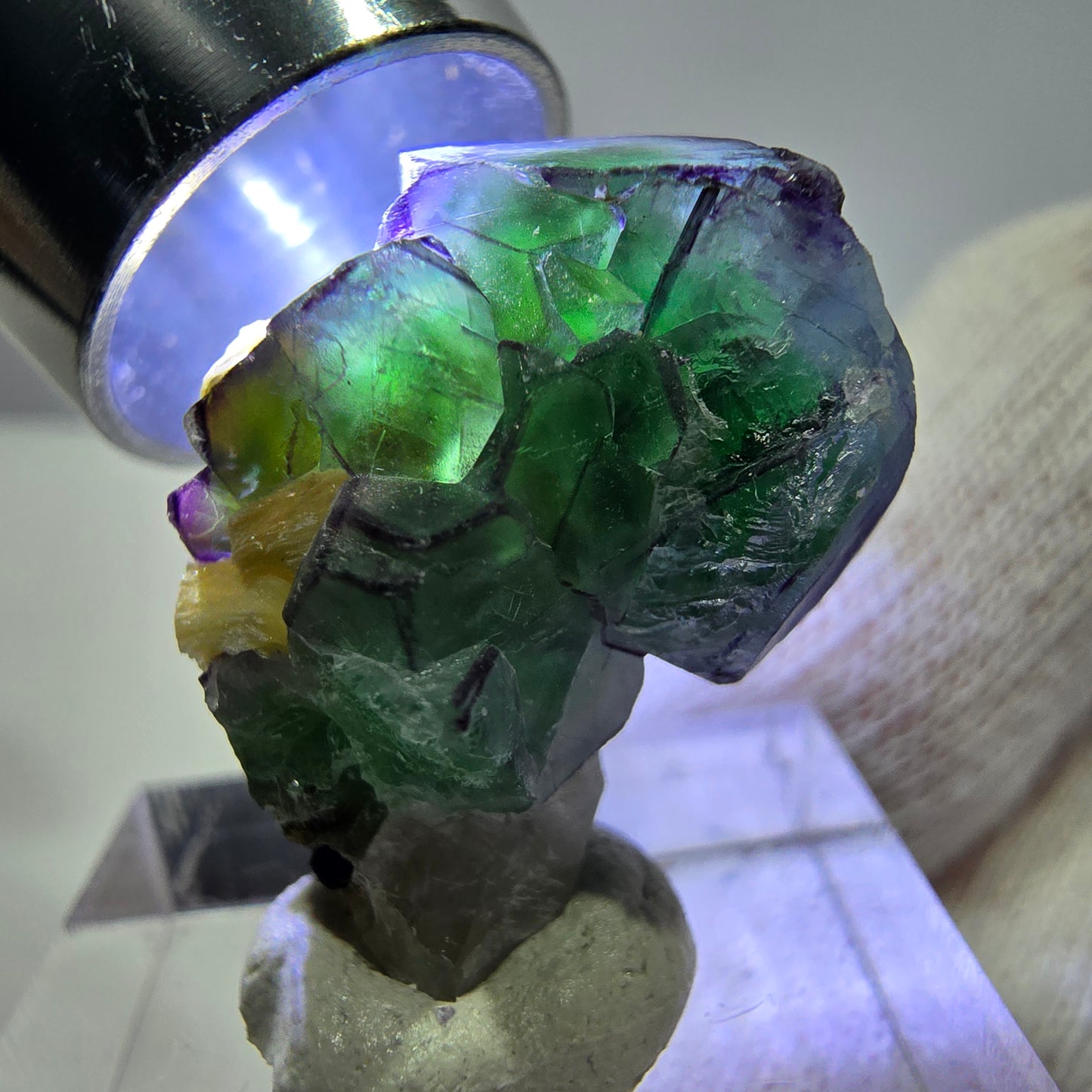 Fluorite fantôme zonale, muscovite, tourmaline Schörl, quartz fumé Erongo, Namibie 27*20*17 mm
