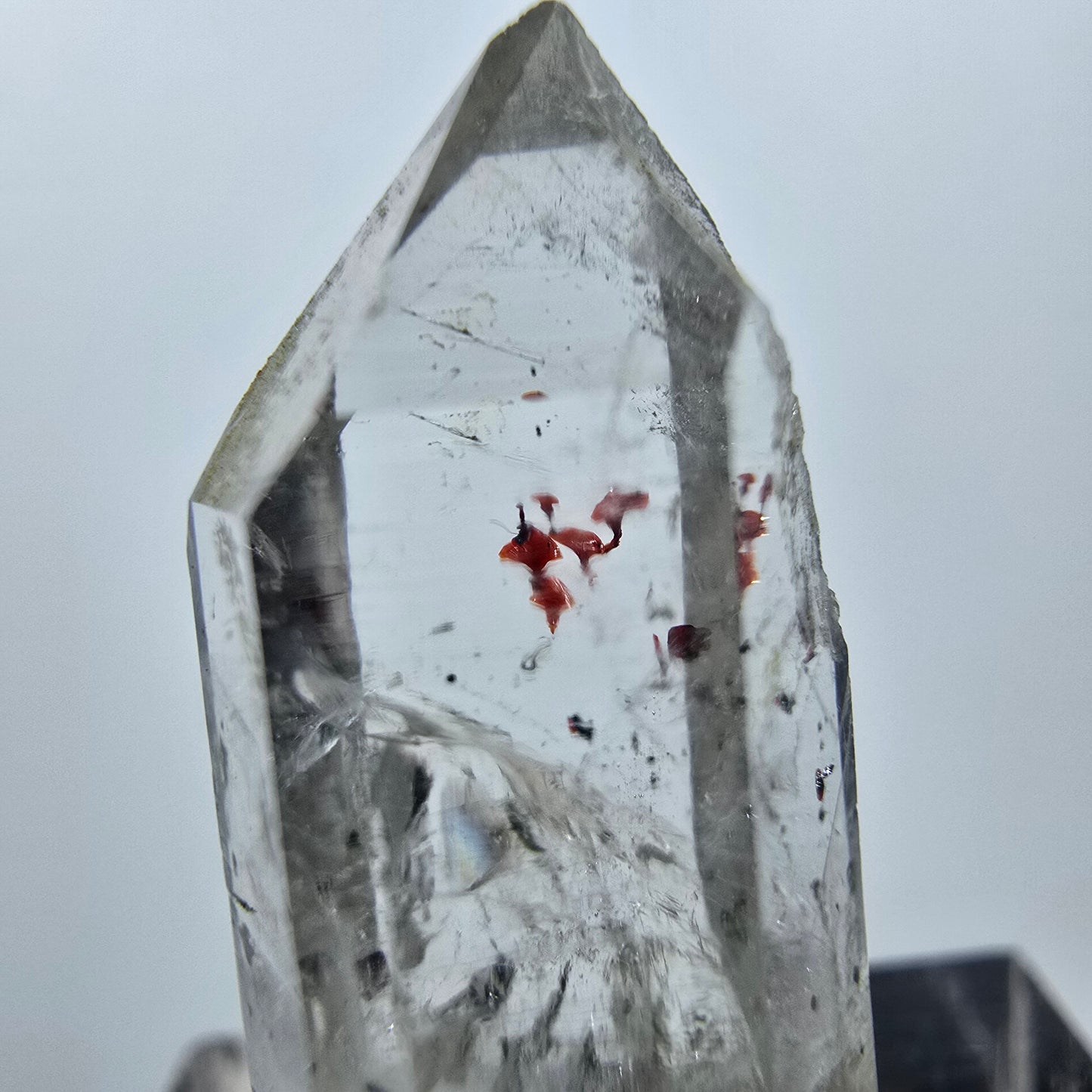 Quartz clair Harlequin Point Streep Mine, Goboboseb, Namibie 28 x 11 x 10 mm