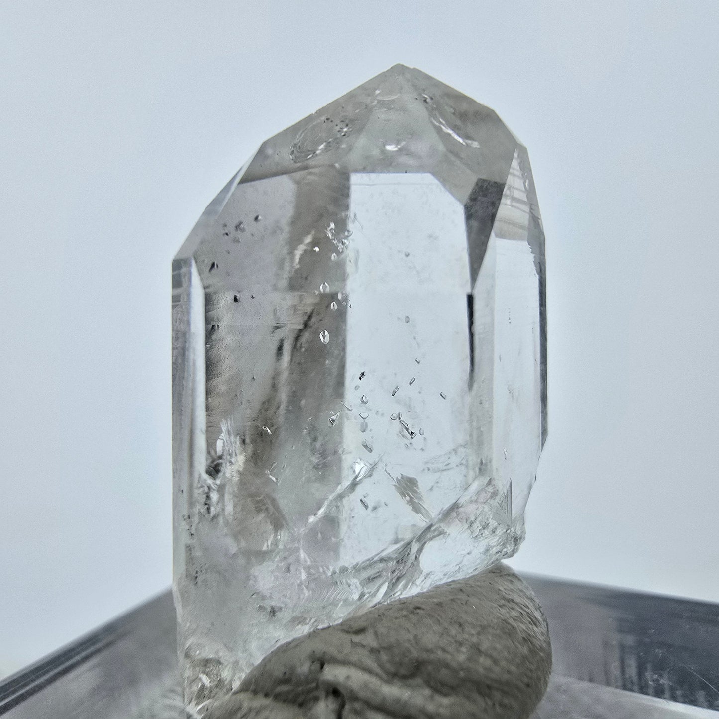 Klare Lemurian Phantom Quarz Spitze Streep Mine, Goboboseb, Namibia 25*17*10mm