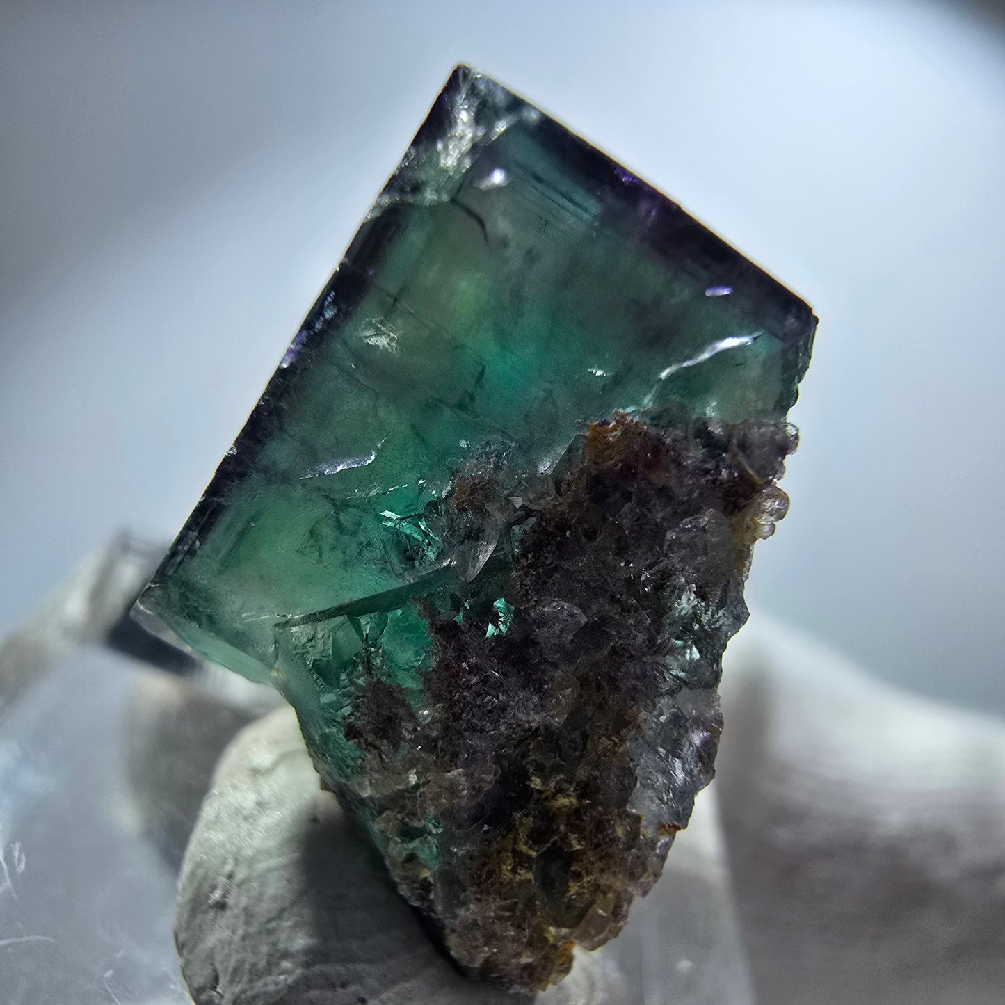 Rare spécimen de cube de fluorite fantôme zonal vert violet Okorusu, Namibie 24*16*16mm
