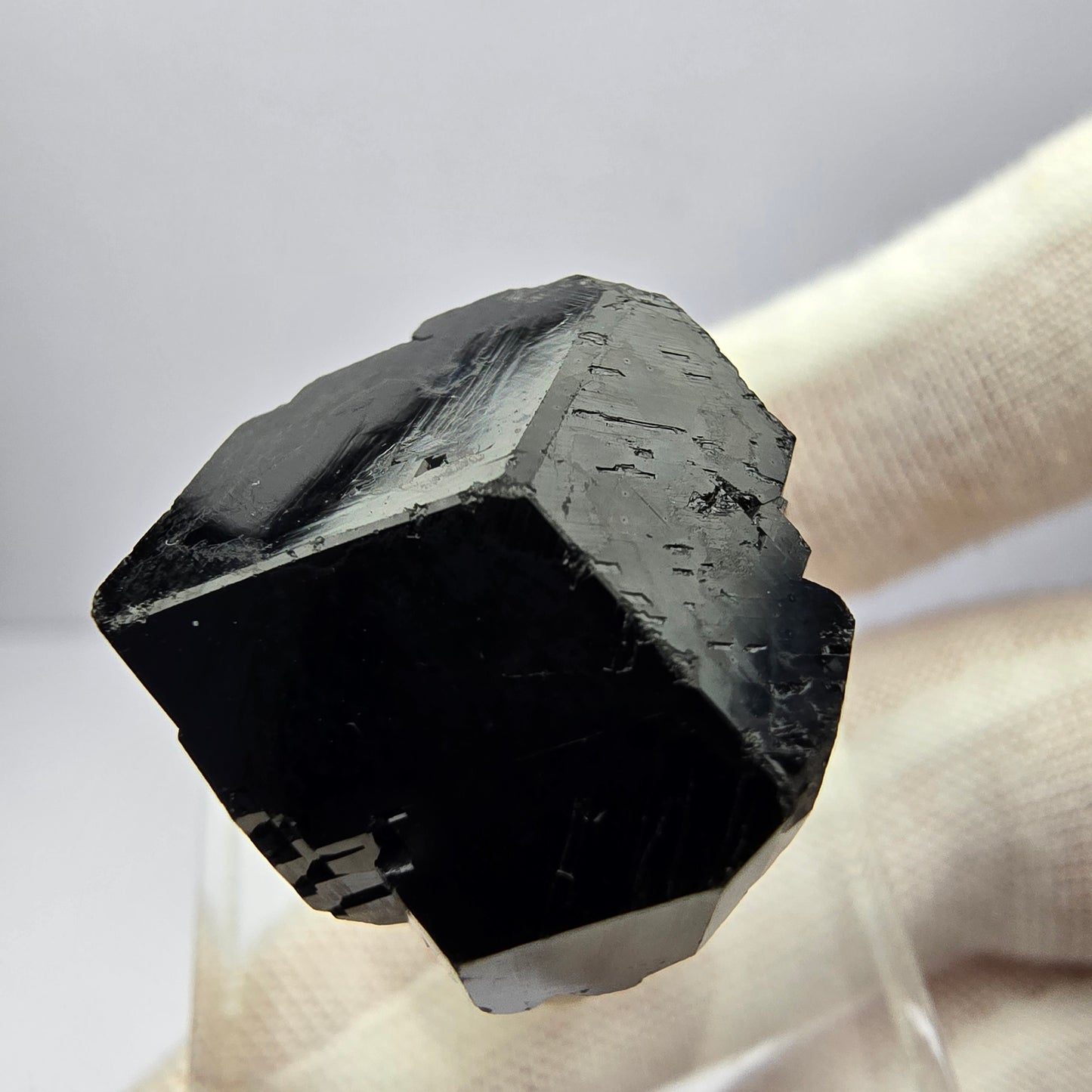 Symmetrischer Schörl Turmalin schwarz glänzend Erongo, Namibia 24*21*20mm