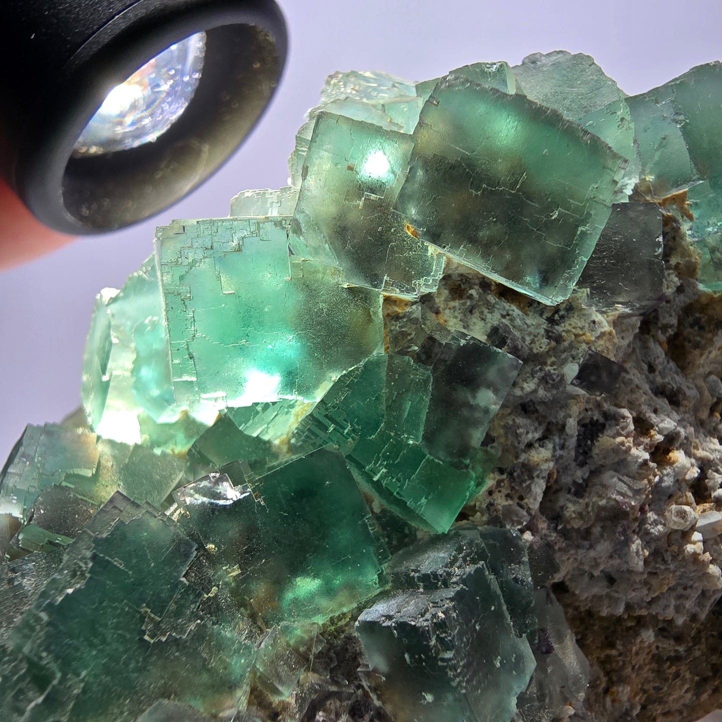 Grand spécimen de cube de fluorite fantôme, parqueté zonal Okorusu Namibie 99*62*47mm