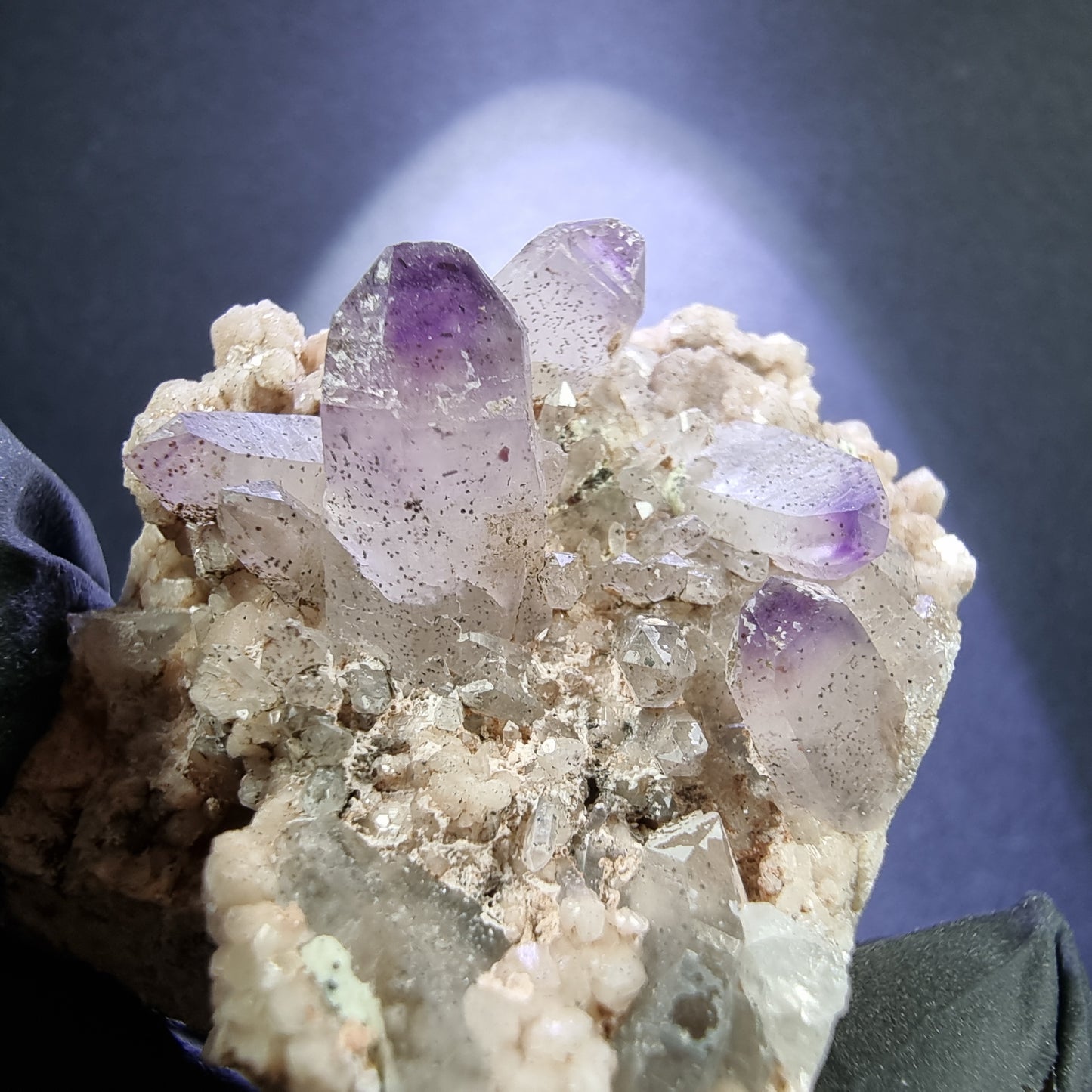 Seltene Brandberg Amethyst Stufe 48*34*36mm Brandberg, Namibia Sammlung
