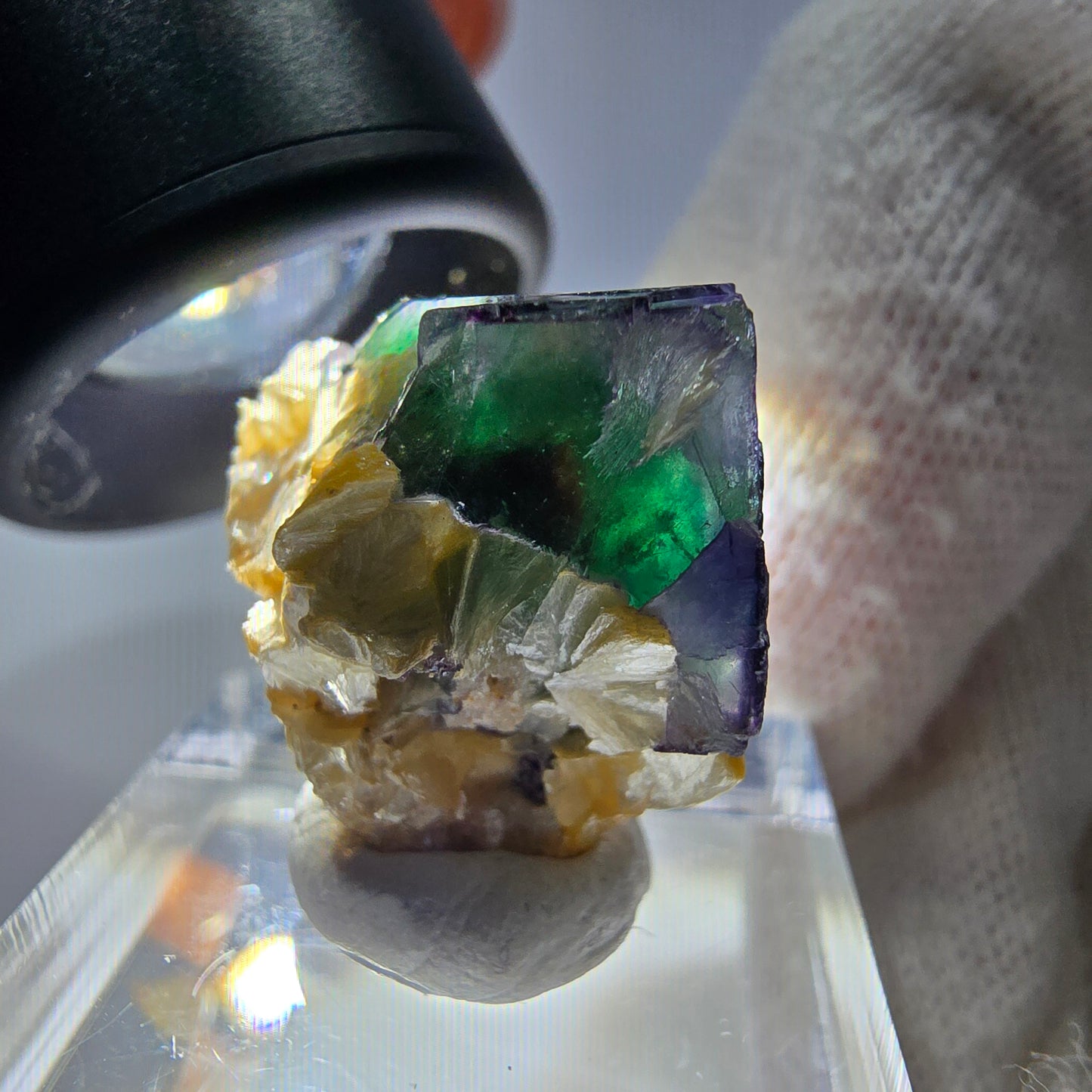 Cube de fluorite fantôme zonal, tourmaline muscovite Schörl Erongo Namibie 24 x 20 x 18 mm