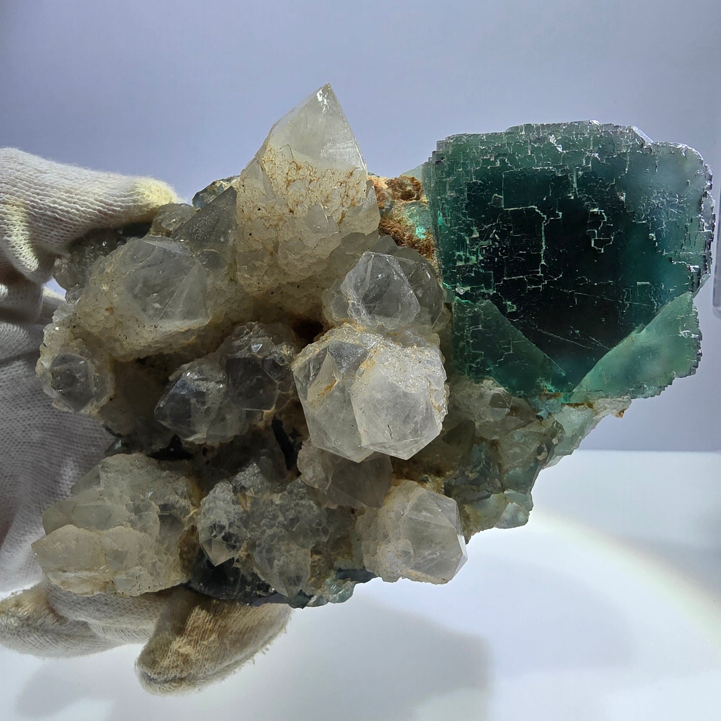 Grand spécimen de quartz parqueté en cube de fluorite fantôme Okorusu Namibie 134 x 89 x 44 mm
