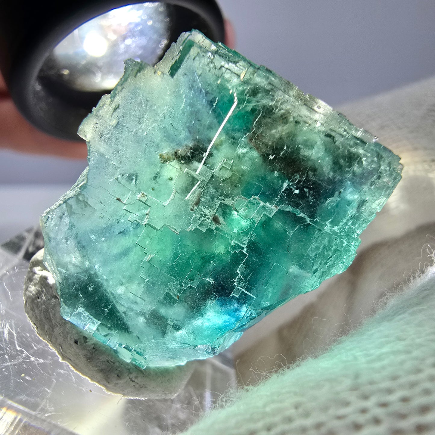 Cube de fluorite fantôme parqueté, vert turquoise Okorusu, Namibie 32*25*19mm