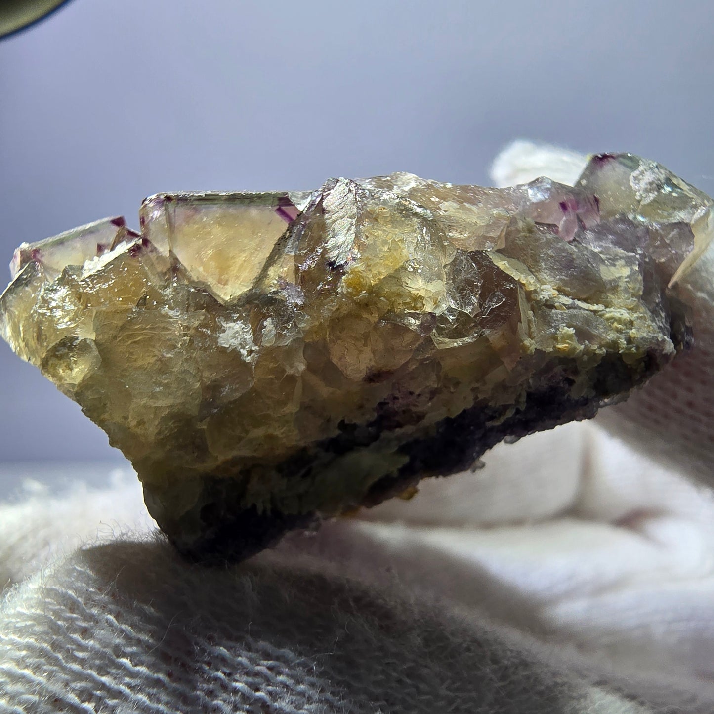 Rare spécimen de cube de fluorite fantôme, violet-jaune, Okorusu, Namibie, 44 x 37 x 21 mm
