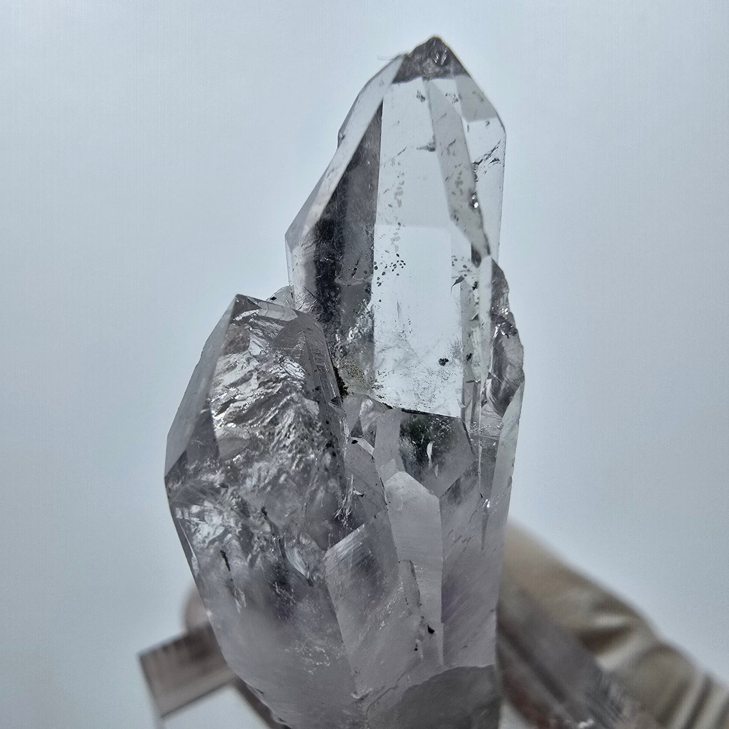 Améthyste fantôme avec hématite, mine Streep, Goboboseb, Namibie, 44 x 16 x 10 mm