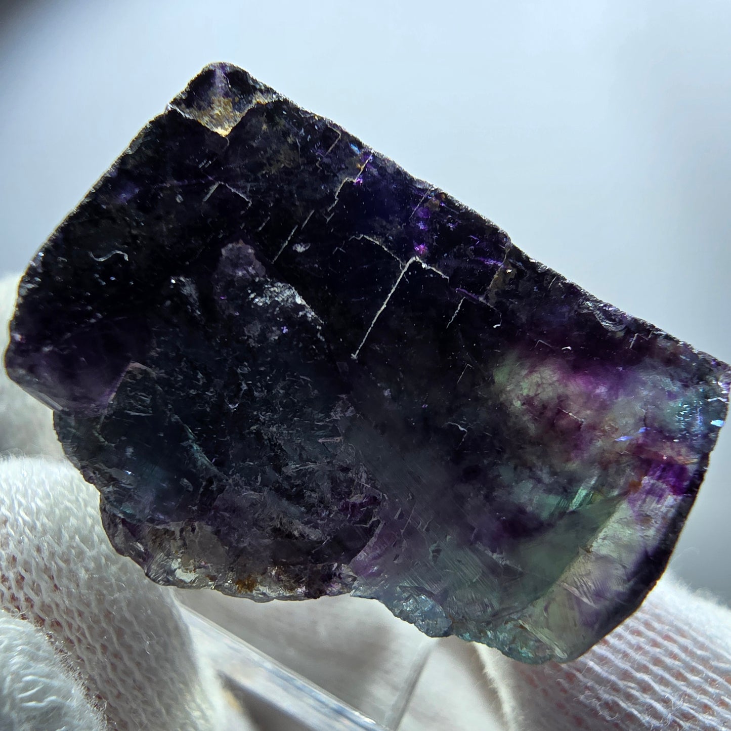 Spécimen rare de cube de fluorite fantôme zonal vert violet Okorusu, Namibie 39*26*21mm