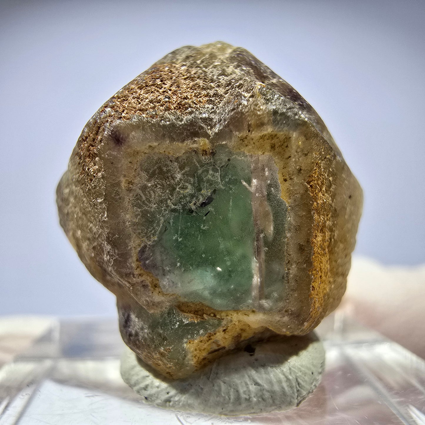 Cube de fluorite fantôme, zonal, spécimen de muscovite, Erongo, Namibie, 20 x 18 x 14 mm