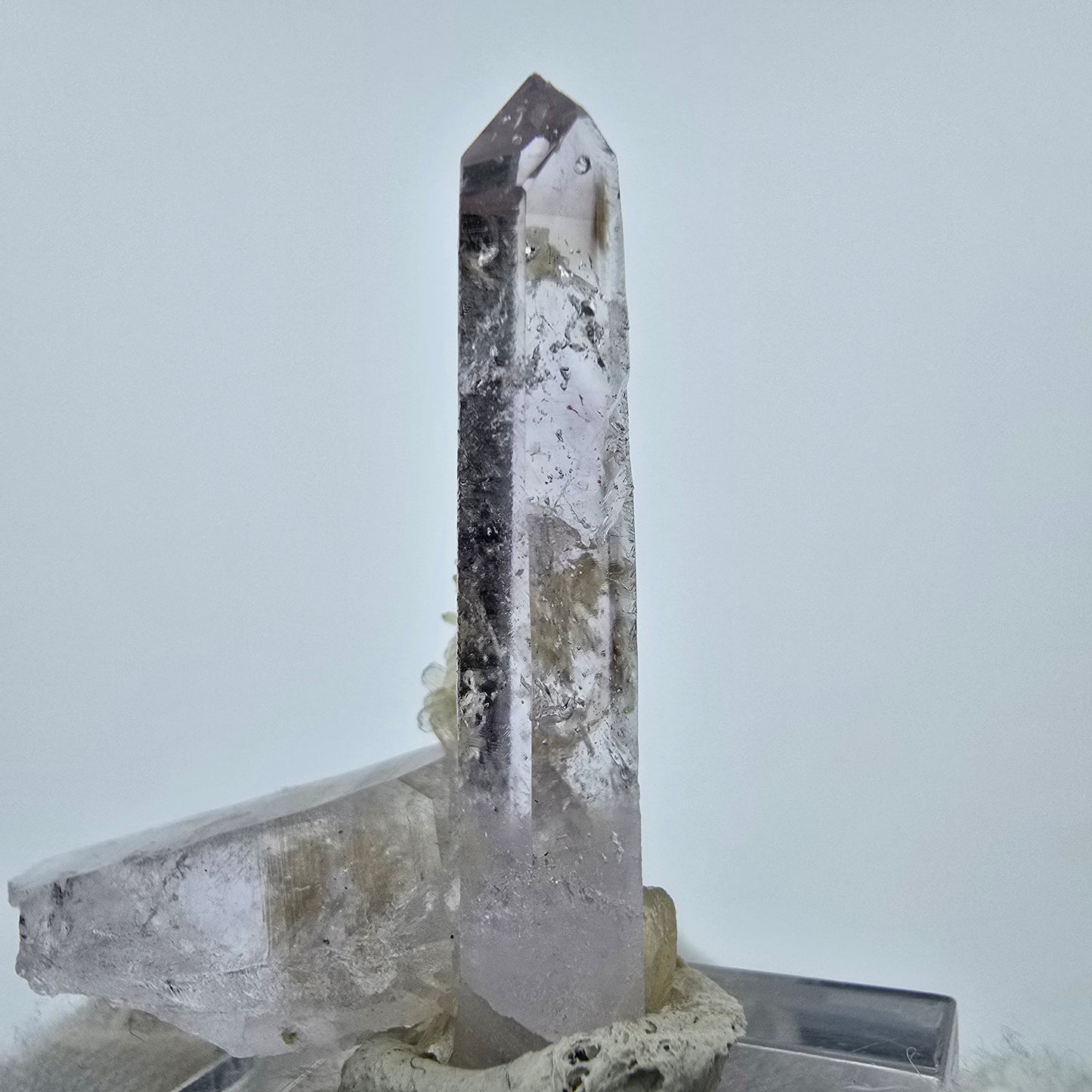 Phantom Amethyst mit Stilbit Stufe Goboboseb, Namibia 38*31*13mm Sammlung