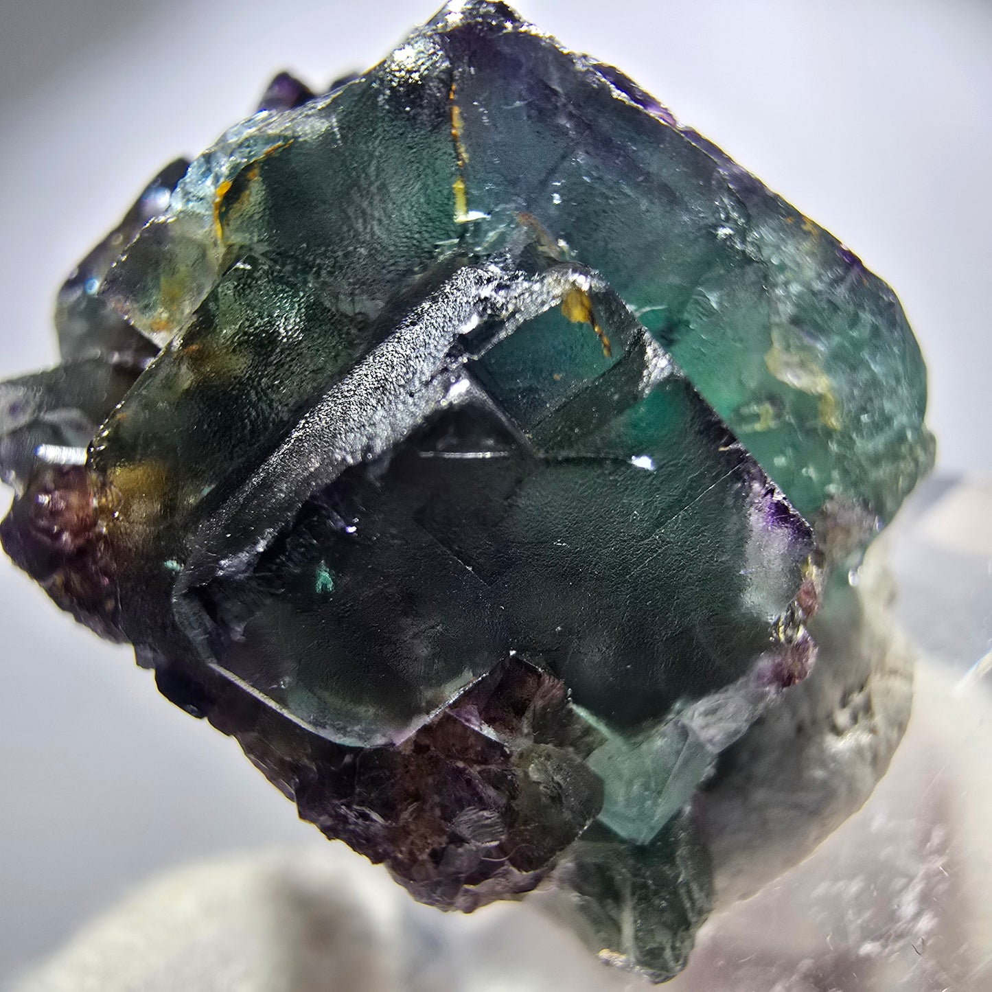 Spécimen rare de cube de fluorite fantôme, vert zonal et violet, Okorusu, Namibie, 35 x 26 x 20 mm