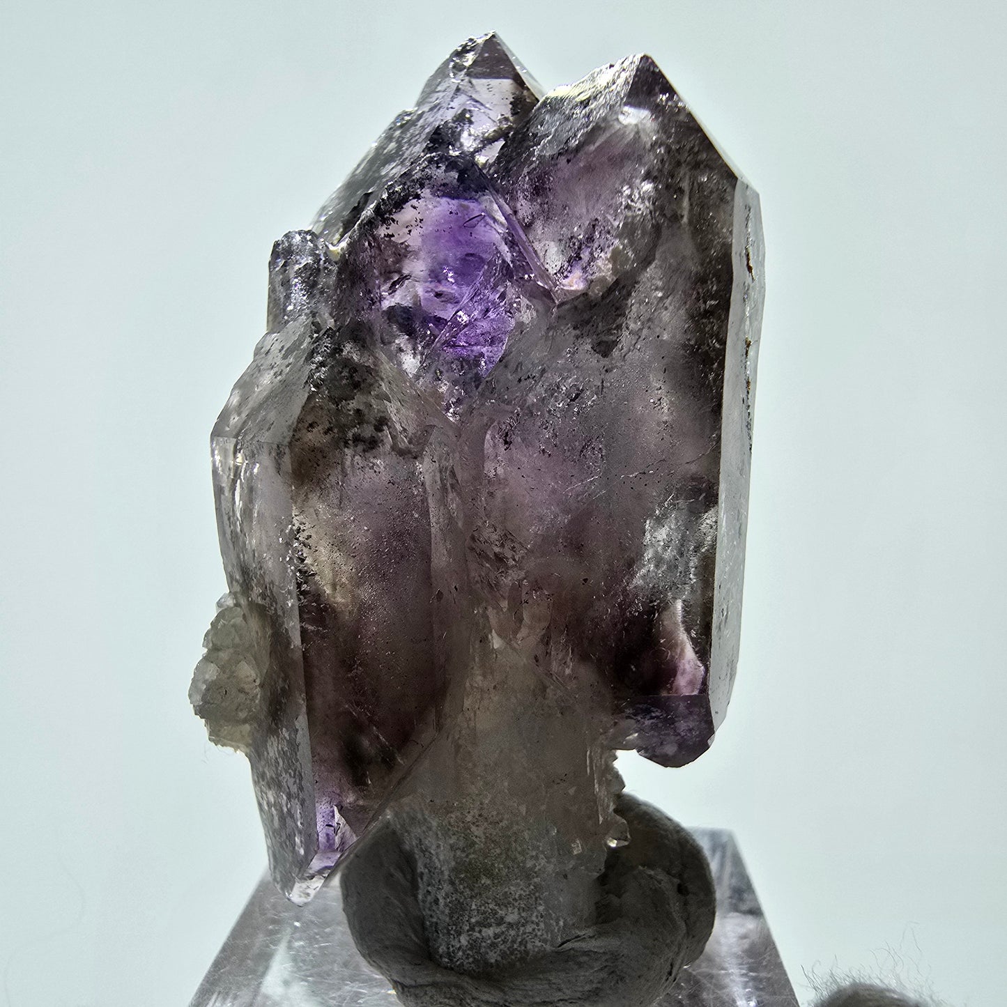 Améthyste fantôme rare, sceptre DT, amas Brandberg, Namibie, 50 x 26 x 24 mm