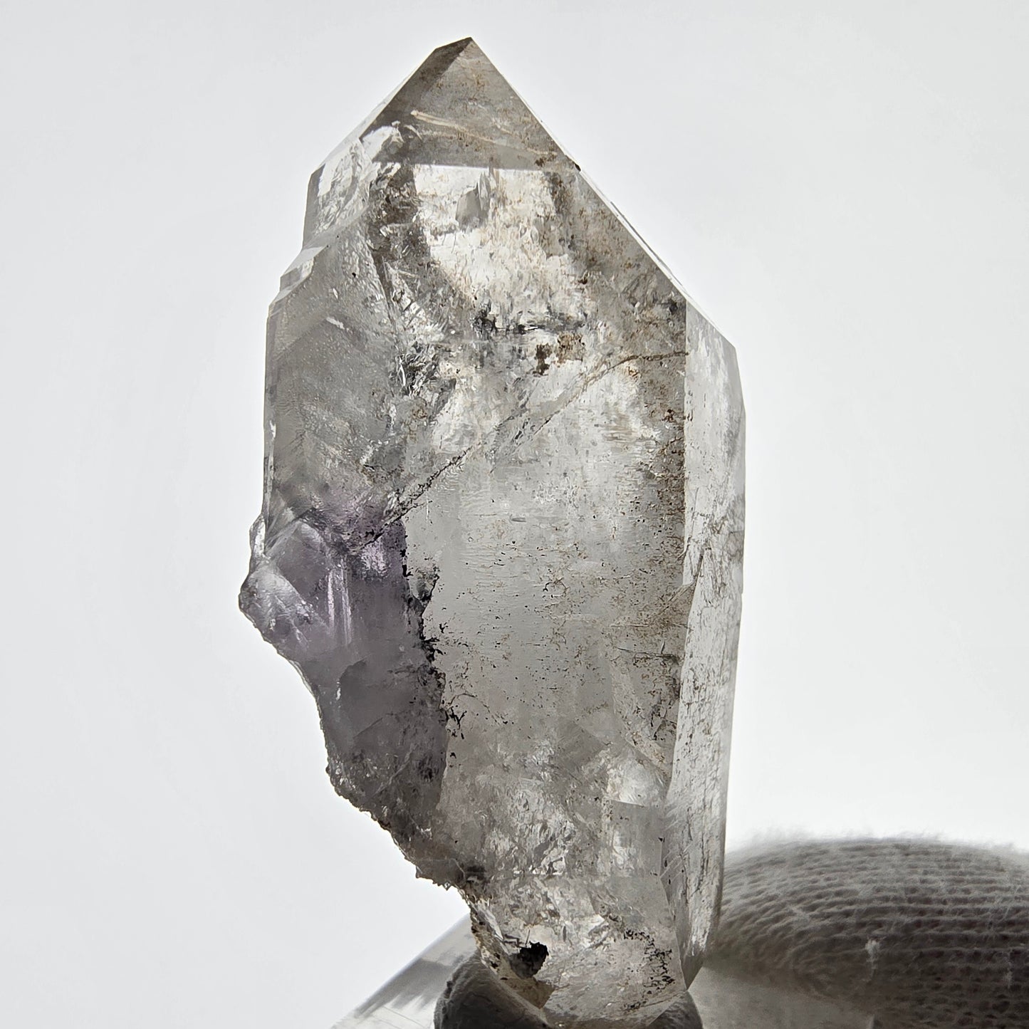 Sceptre de poche Saint-Valentin en améthyste fantôme squelette, Namibie 58 x 31 x 19 mm