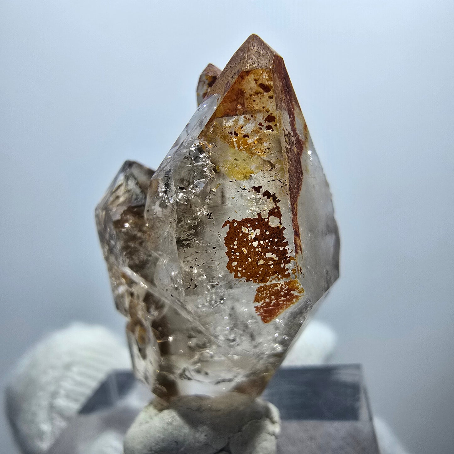 Sceptre Enhydro Phantom Smoky Quartz DT, 1x Bubble Goboboseb, Namibie 32*17*17mm