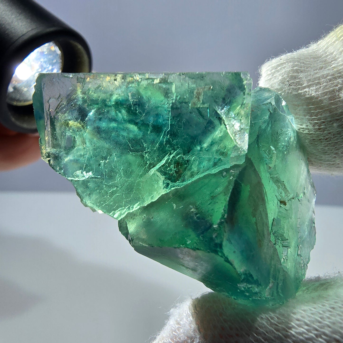 Rare spécimen de cube de fluorite fantôme, parqueté vert Okorusu, Namibie, 48 x 32 x 27 mm