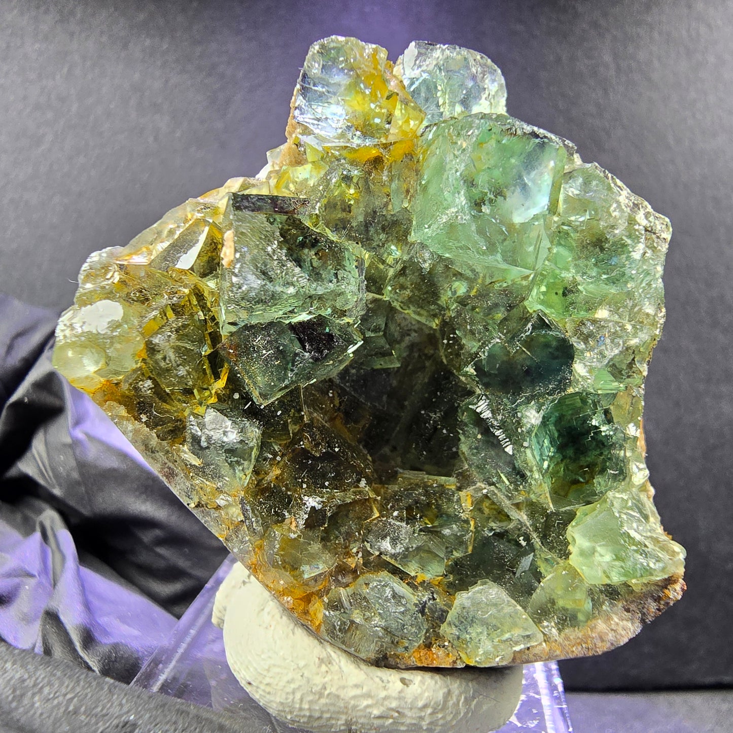 Rare Fluorite XX cube niveau vert avec inclusions 41*37*20mm Okorusu Namibie