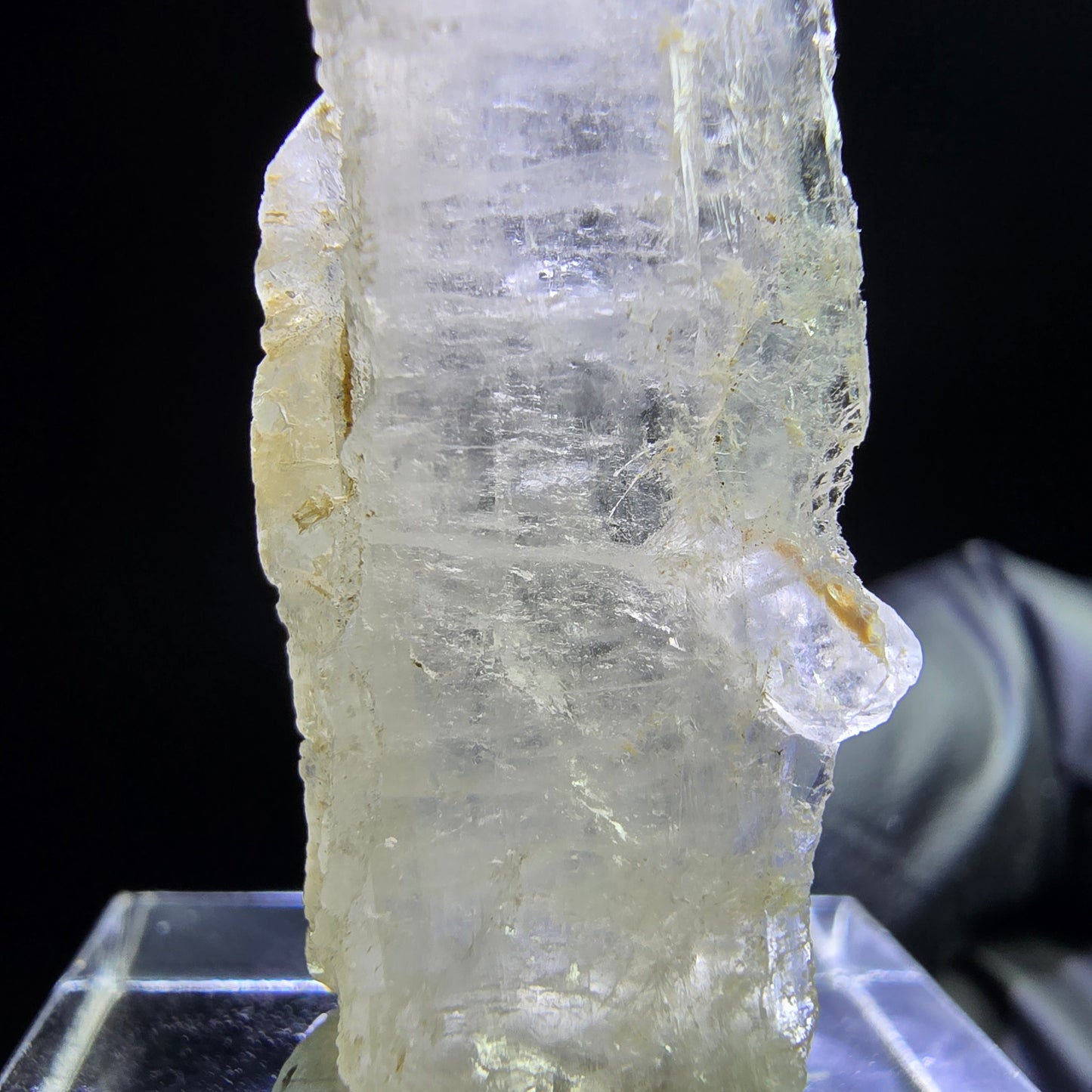 Seltener Kunzit Spodumen Kristall weiß UV Mineral 41*15*6mm Brasilien Sammlung