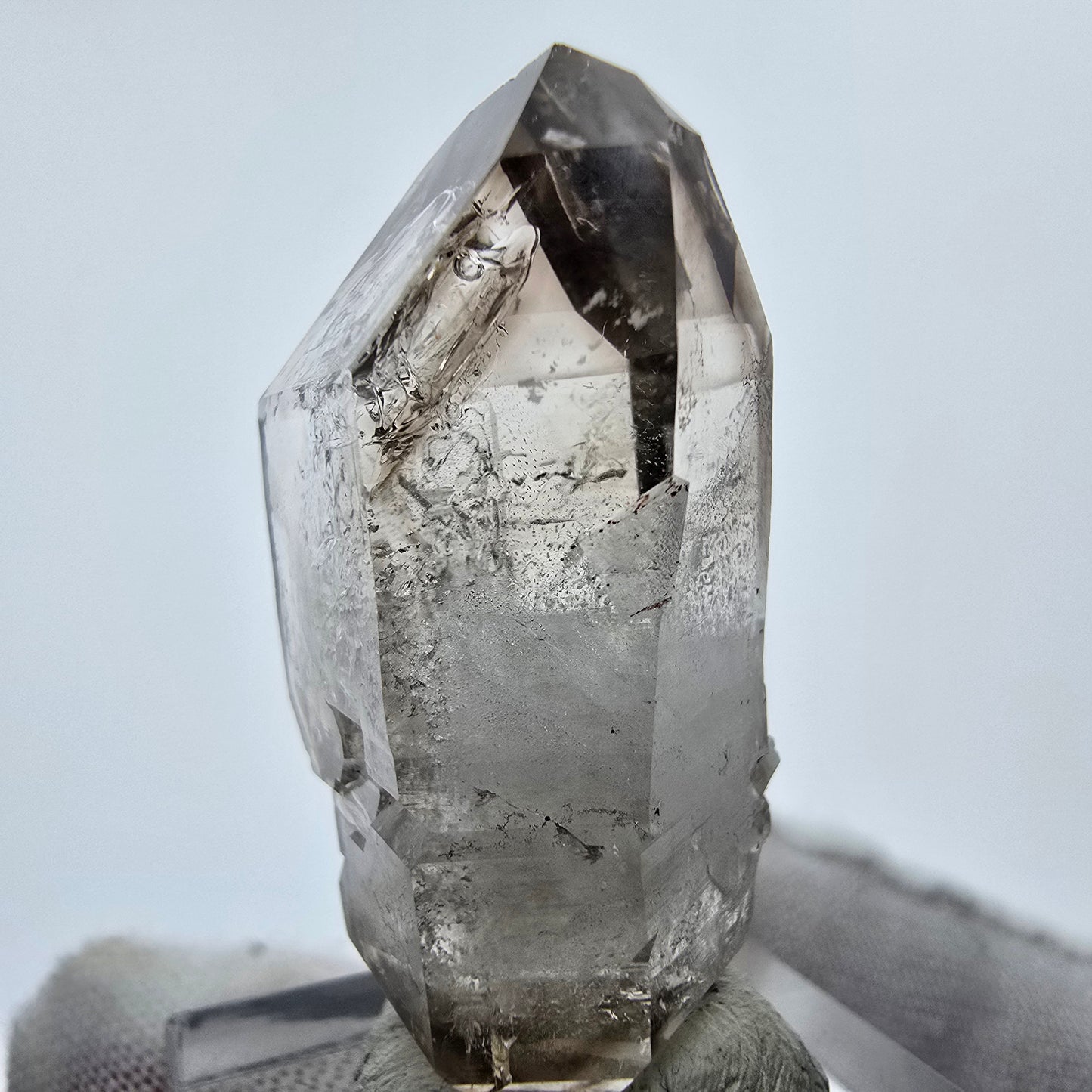Enhydro Phantom Smoky Quartz Sceptre Tip 1x Bubble Goboboseb, Namibie 37*21*17mm
