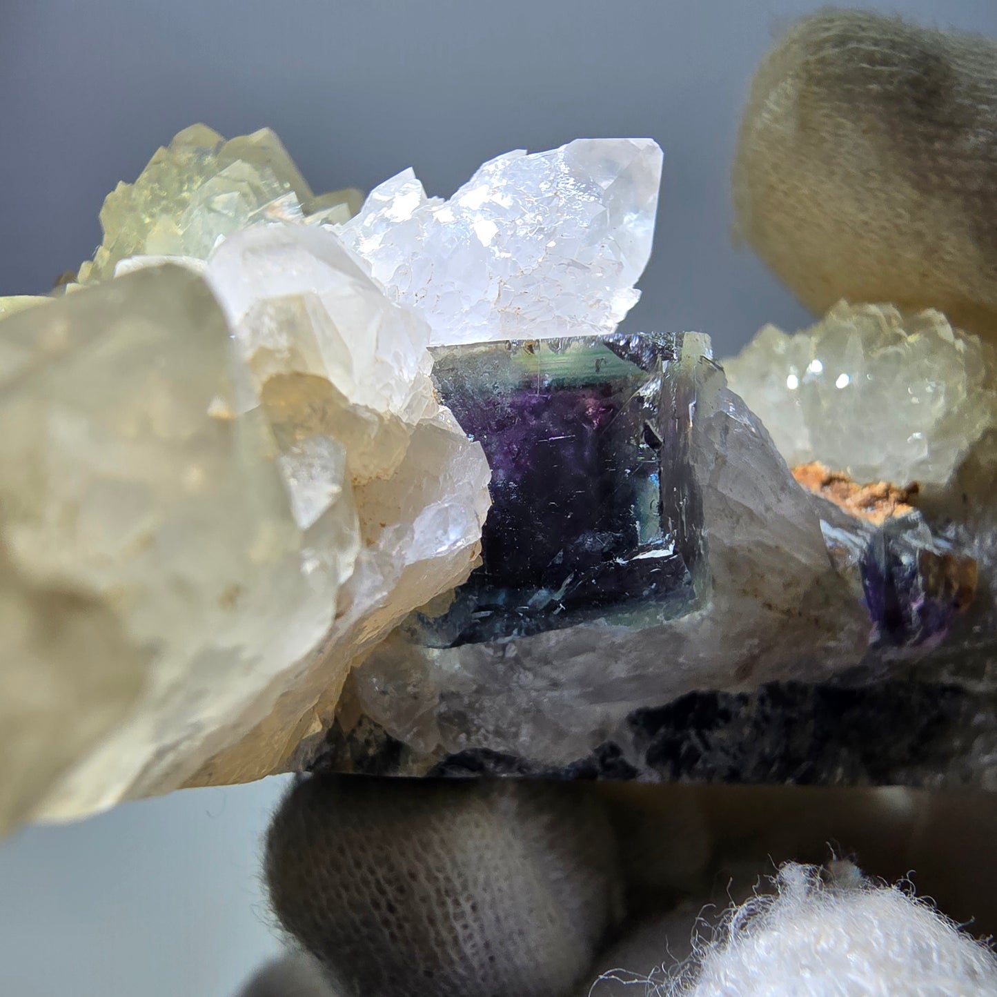 Grand cube de fluorite fantôme, spécimen de quartz violet-vert Okorusu, Namibie 121 x 61 x 36 mm