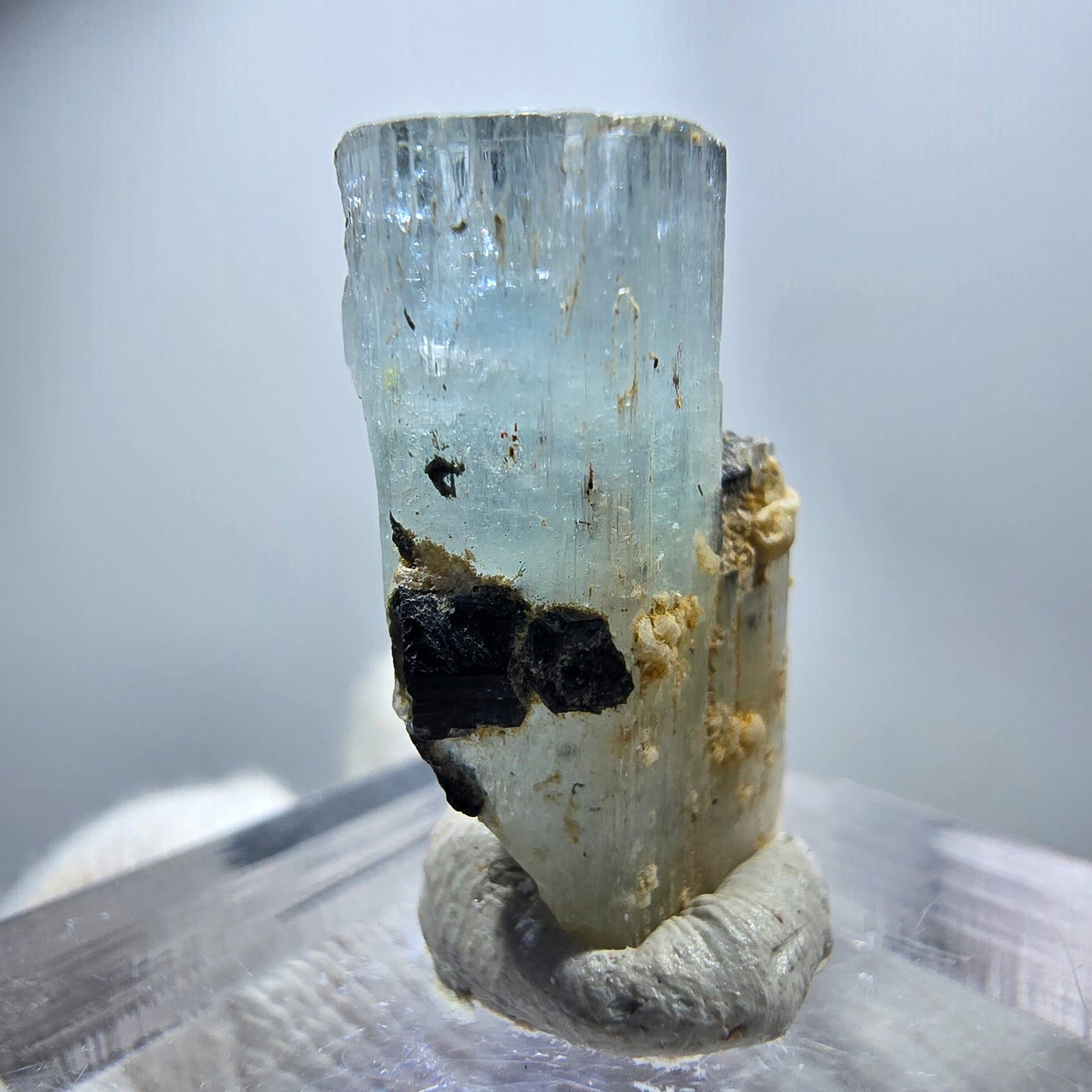 Seltener Aquamarin X mit Schörl Turmalin Erongo, Namibia 22*14*9mm