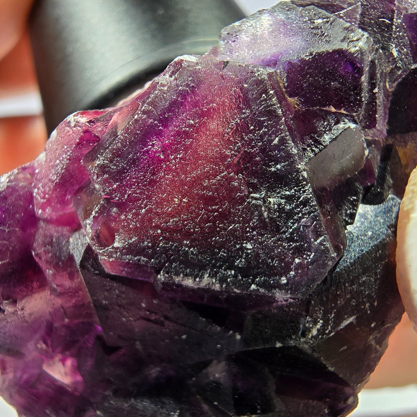 Spécimen de cube de fluorite fantôme, hexagonal, violet, Okorusu, Namibie, 52 x 33 x 16 mm