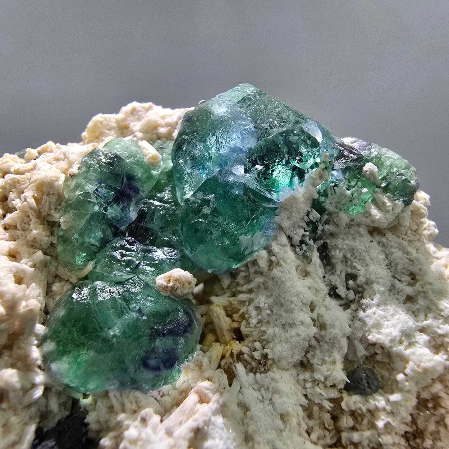 Phantom Fluorit grün blau, Orthoklas Stufe Erongo, Namibia 55*45*26mm Sammlung