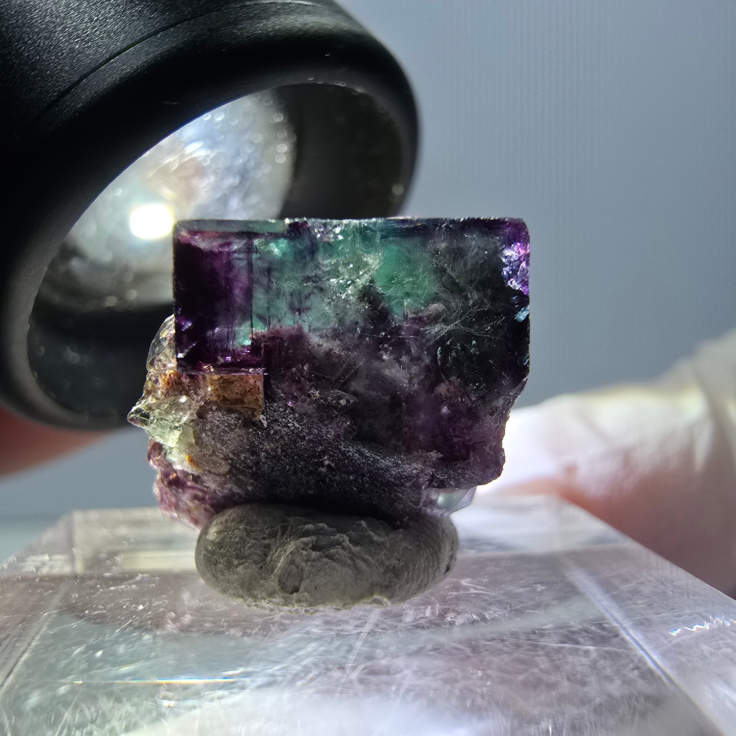 Spécimen de cube de fluorite fantôme, parqueté vert violet Okorusu, Namibie 15*15*14 mm