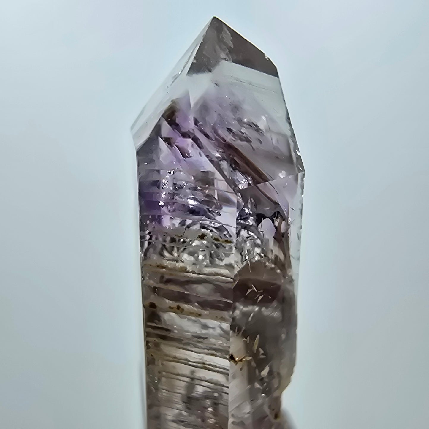 Mine d'améthyste Phantom Point Streep, Goboboseb, Namibie 48 x 14 x 10 mm