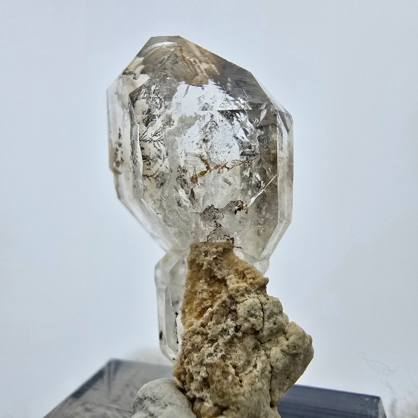Klarer Phantom Rauchquarz Zepter auf Matrix Goboboseb, Namibia 35*17*12mm