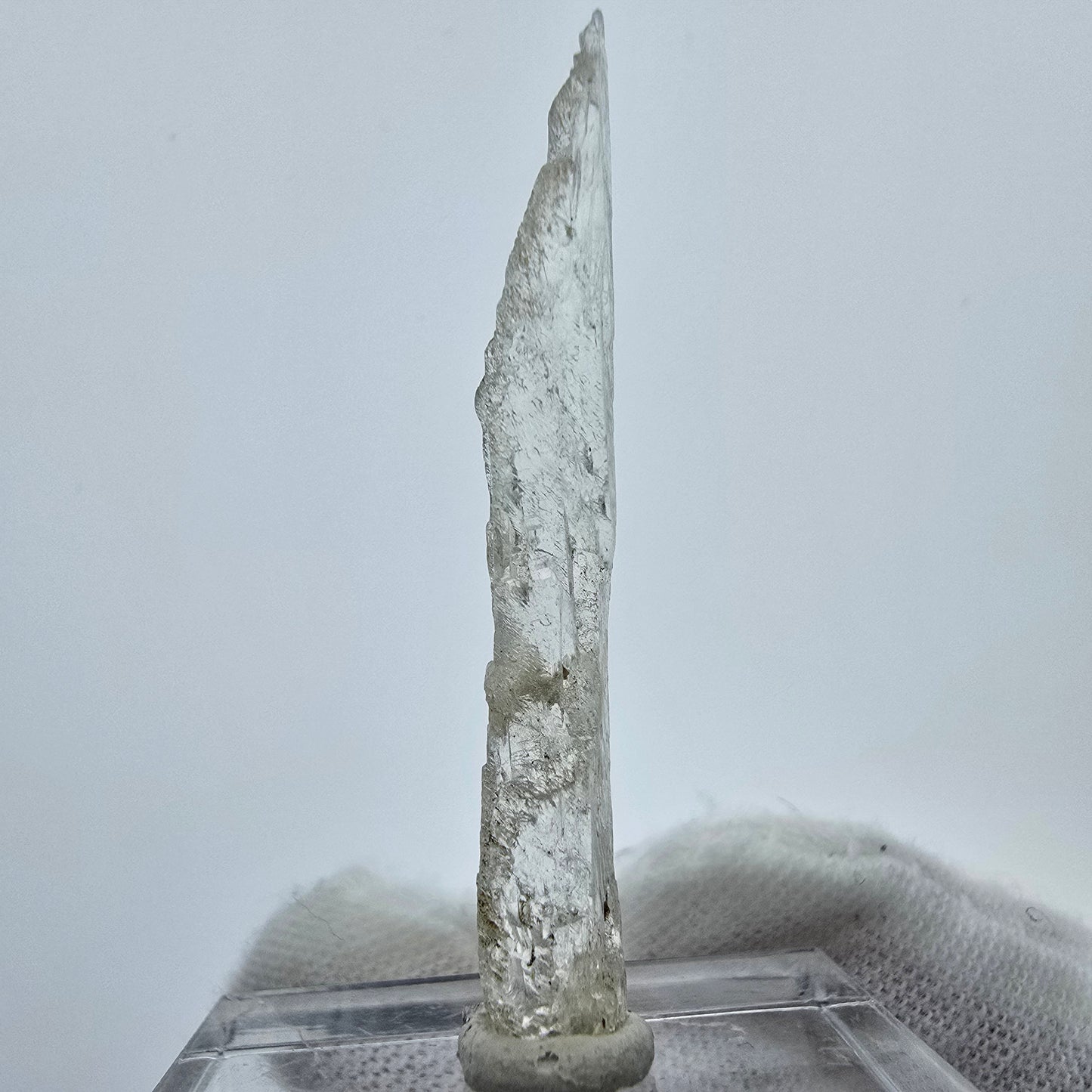 Seltener Kunzit X Spodumen Kristall weiß UV Mineral 39*5*4mm aus Brasilien