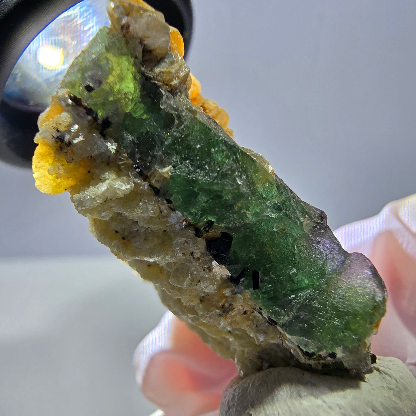 Cube de fluorite fantôme, muscovite et tourmaline Schorl, spécimen d'Erongo, Namibie, 37 x 34 x 18 mm