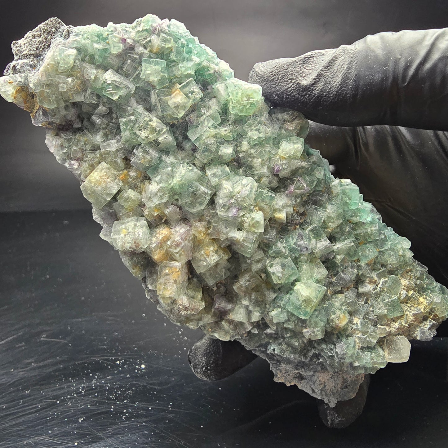 Grands cubes de fluorite zonaux, niveau de quartz vert violet Erongo, Namibie 124*59*27mm