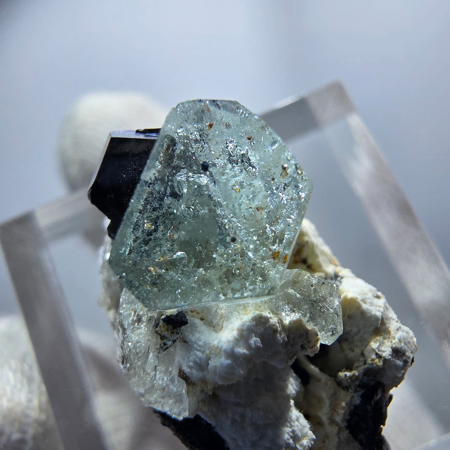 Seltener Aquamarin X mit Orthoklas, Schörl Turmalin Erongo, Namibia 26*14*14mm