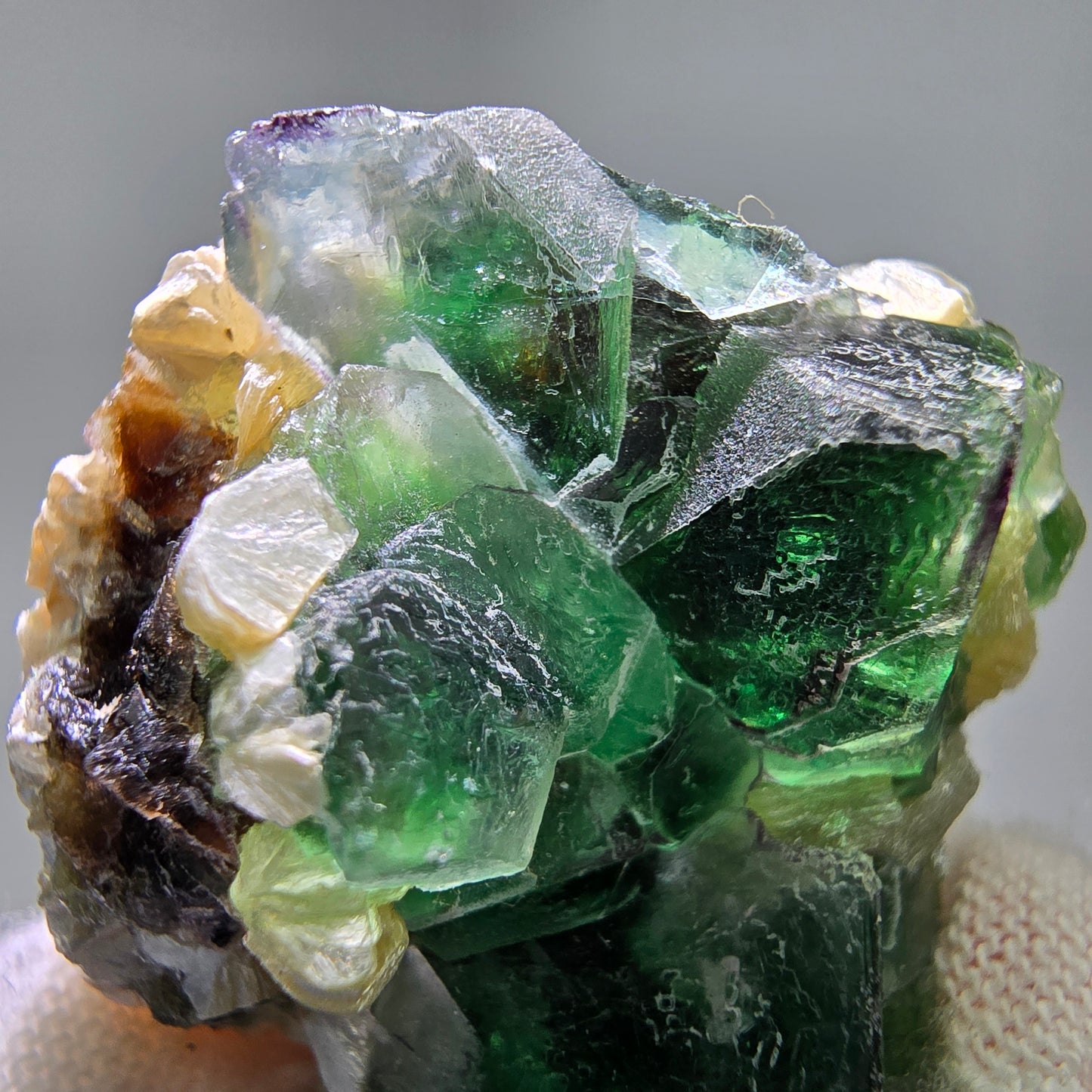 Phantom Fluorit Würfel, Muskovit Stufe Erongo, Namibia 37*31*27mm Sammlung
