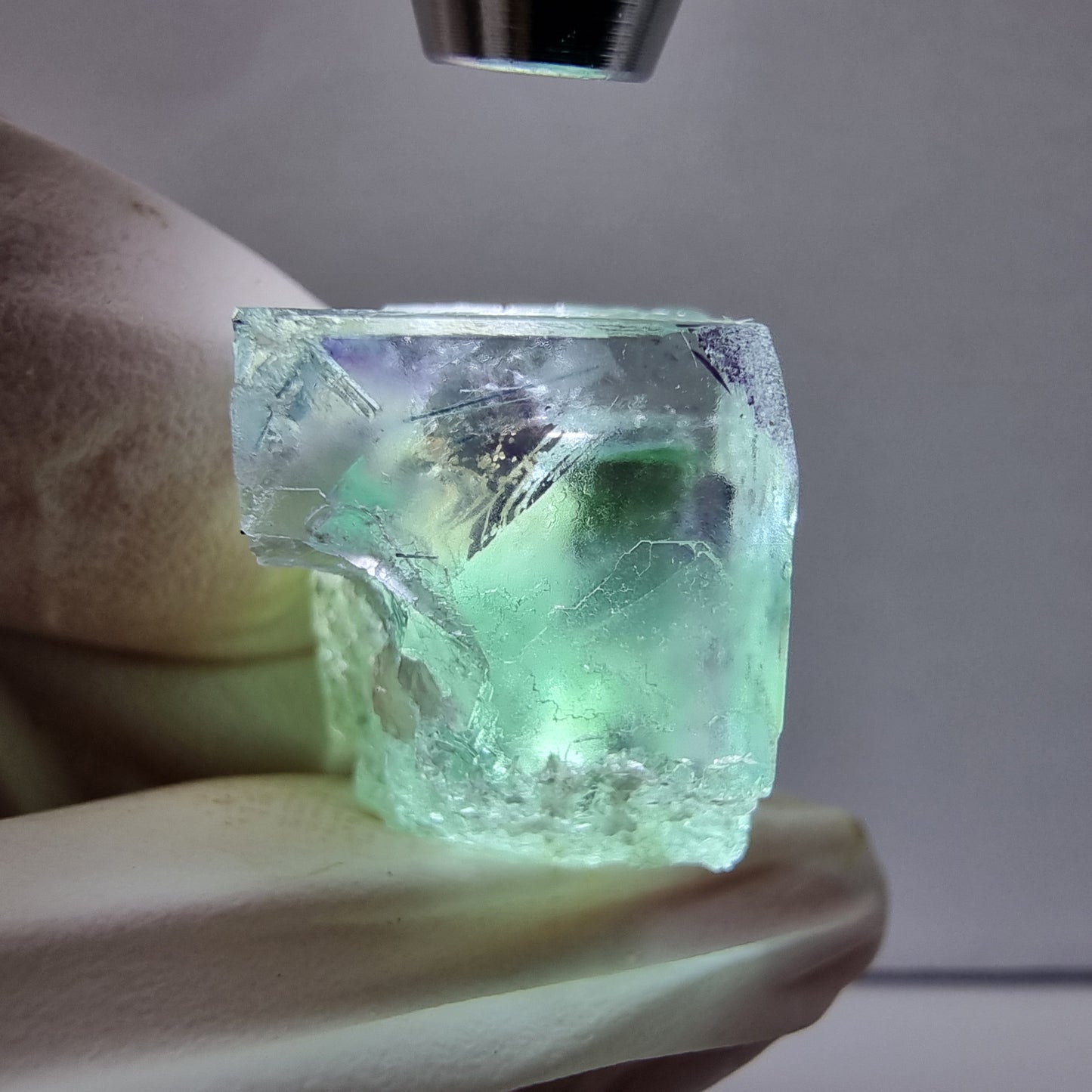 Klare Phantom Fluorit XX Würfel Stufe grün lila 18*17*14mm aus Okorusu, Namibia
