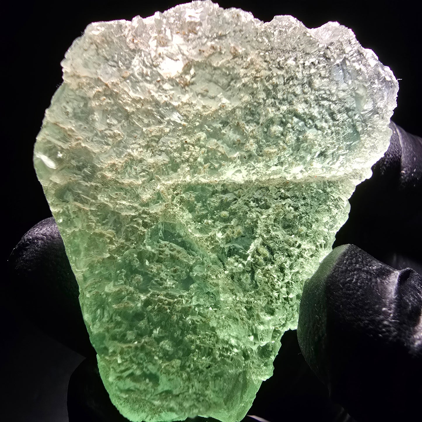 Étape de cube de fluorite très claire (UV), Omehane classée verte, Namibie 48*46*12mm