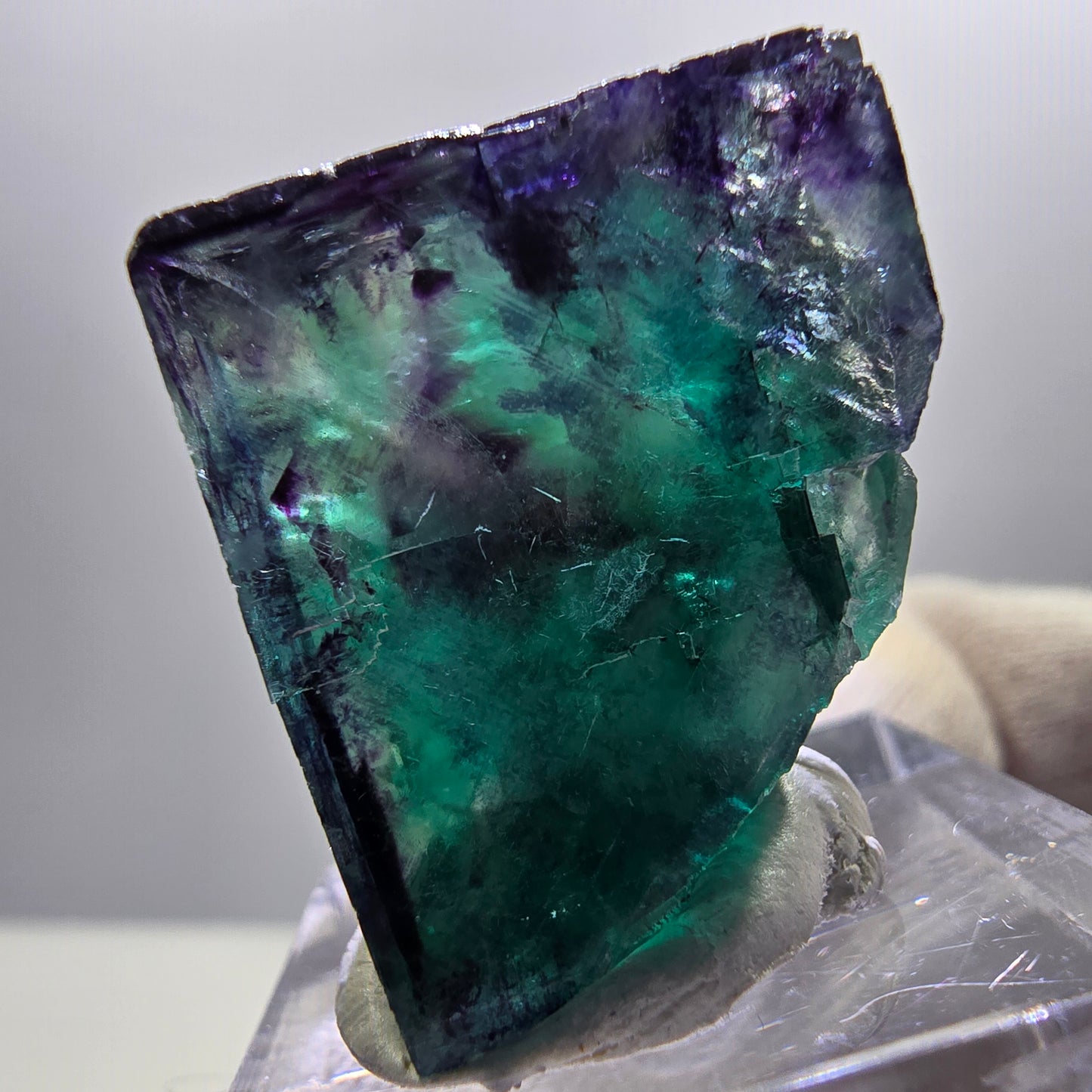 Rare cube de fluorite fantôme, vert violet zonal Okorusu, Namibie 30*24*18mm
