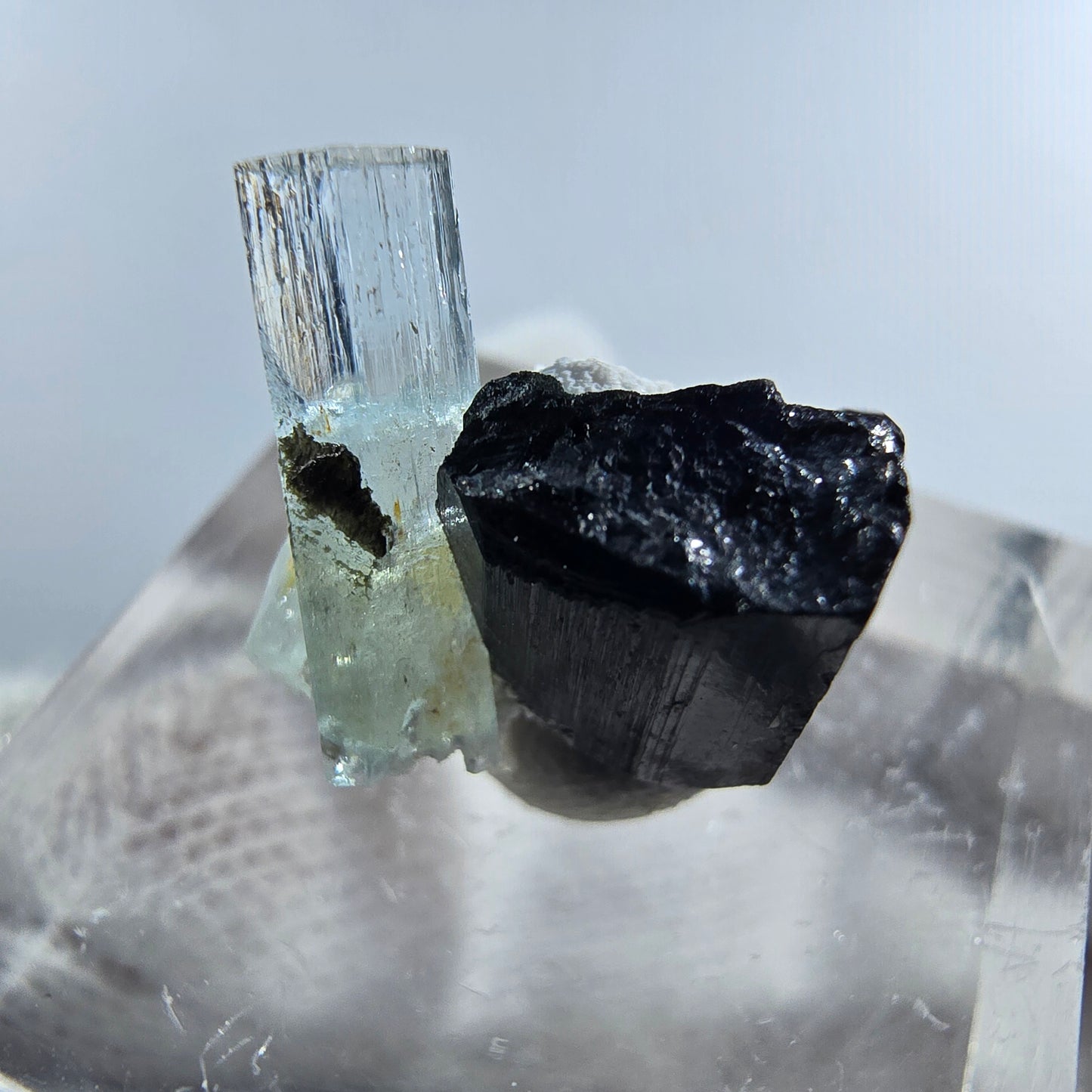 Aigue-marine de Setlene, tourmaline de Schörl, stade orthose Erongo, Namibie 16*14*10 mm